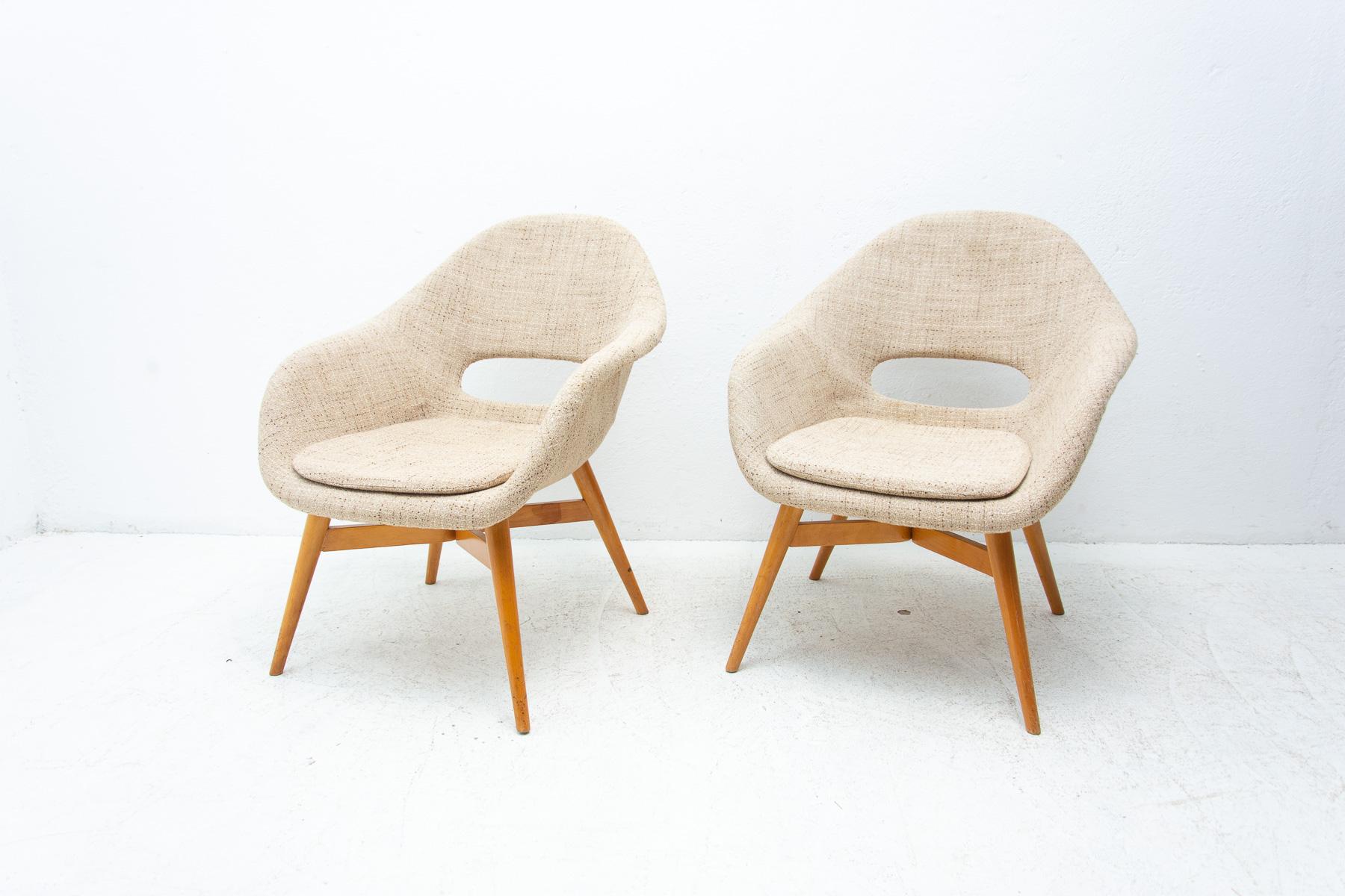 Pair of Shell Fiberglass Lounge Chairs by Miroslav Navrátil, Czechoslovakia 1960 1