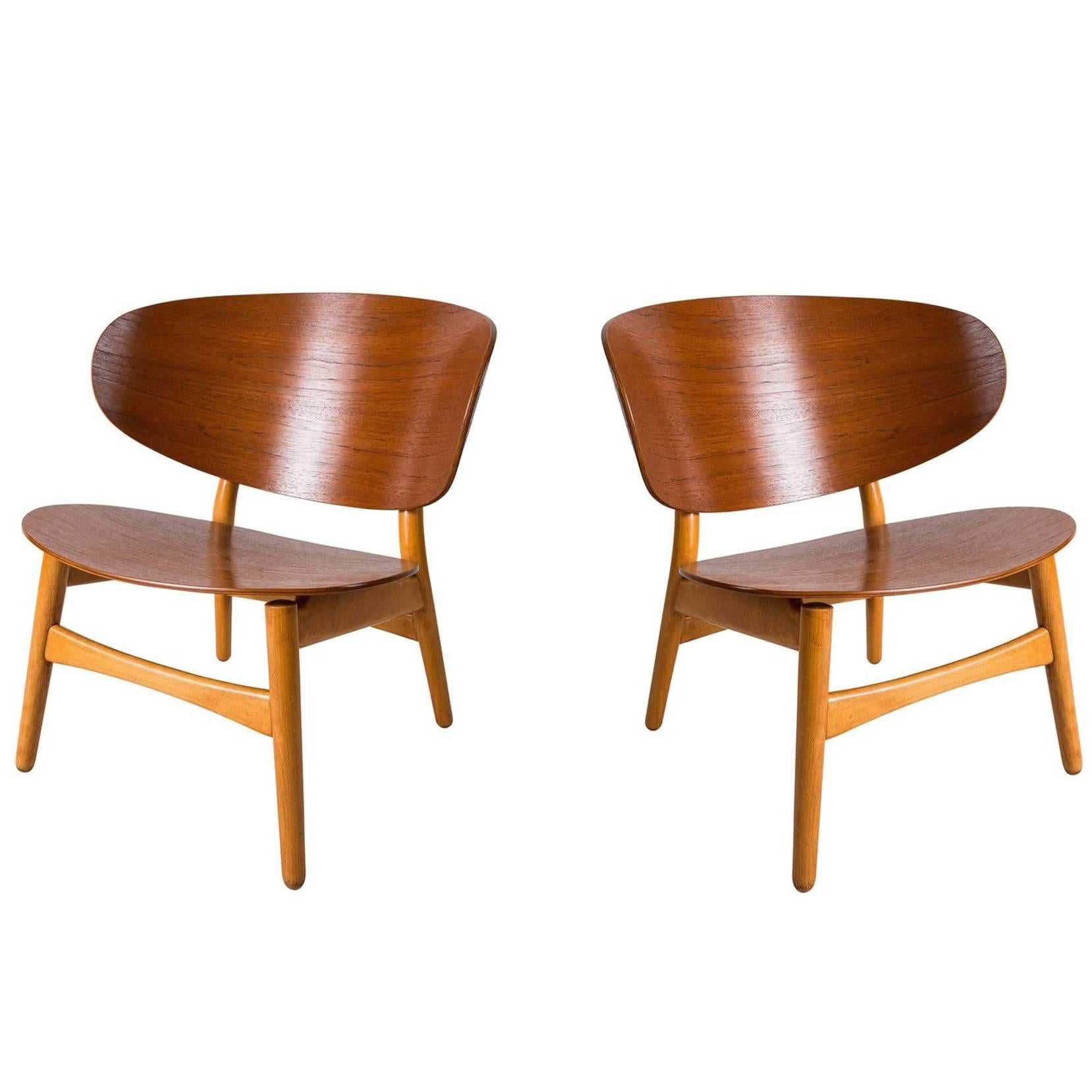 Pair of Shell Lounge Chairs by Hans Wegner For Sale