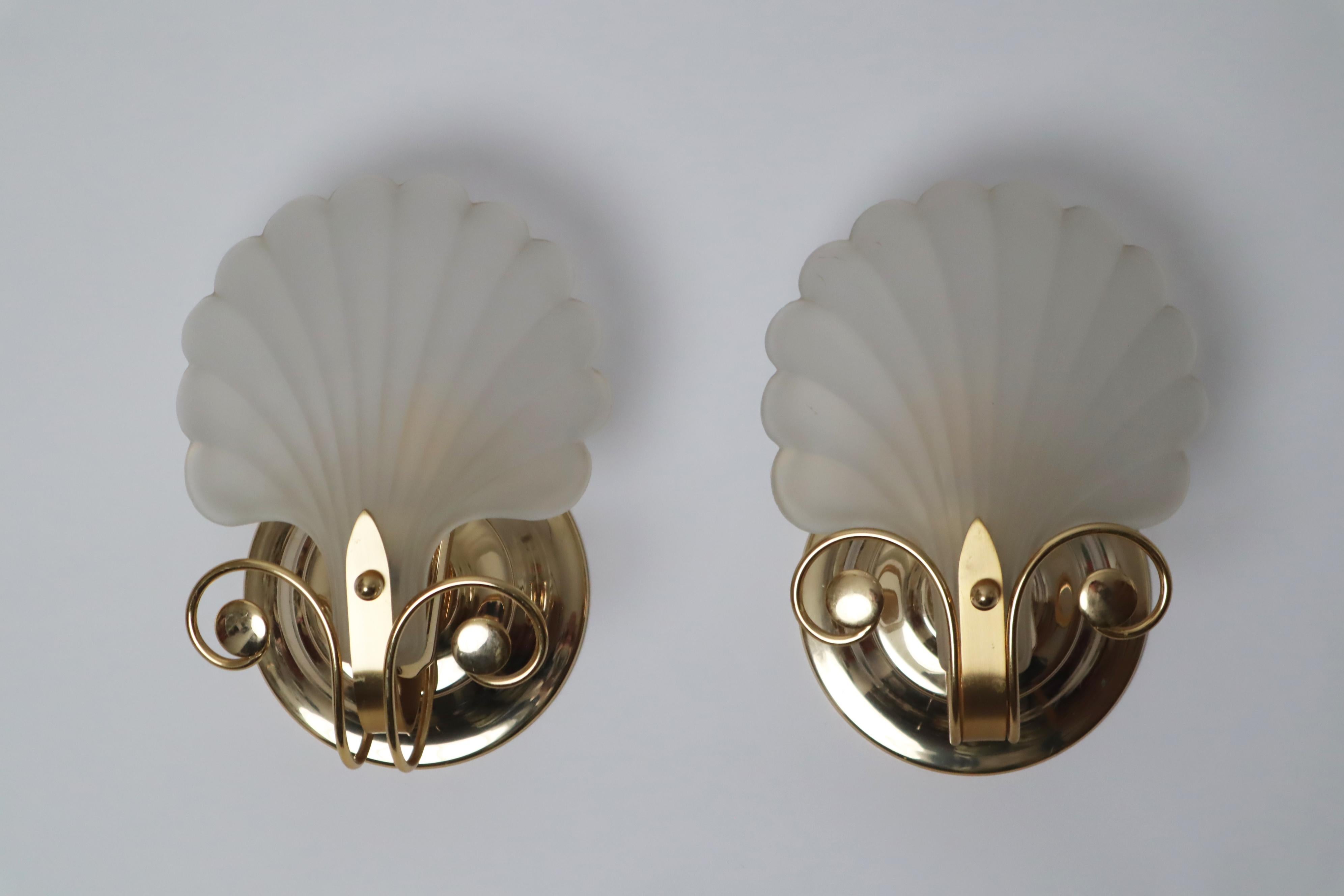 Coppia di lampade da parete a conchiglia di Deknudt, anni '80, Belgio. In condizioni buone in vendita a Hannover, DE