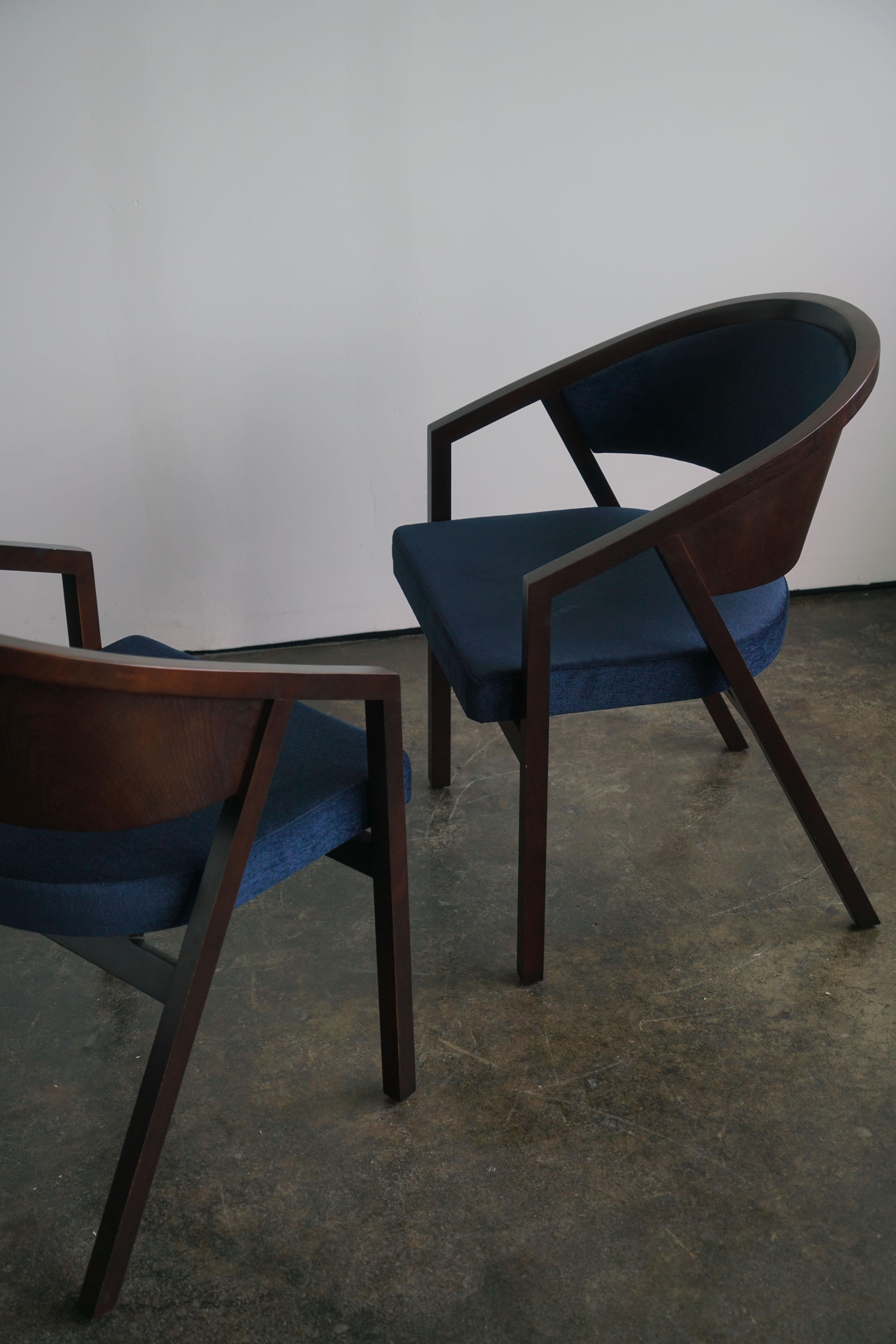 Contemporary Pair of Shelton Mindel Arm Chairs for Knoll, 2006 Upholstered Seat For Sale
