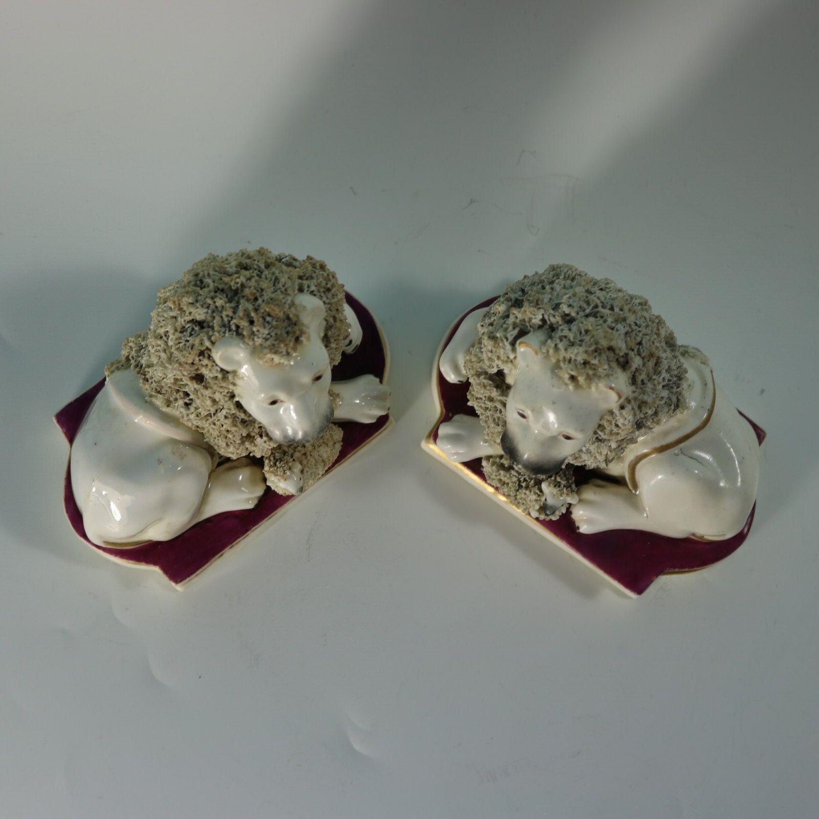 Coppia di figure di leoni e agnelli dello Staffordshire di Shelton in vendita 4
