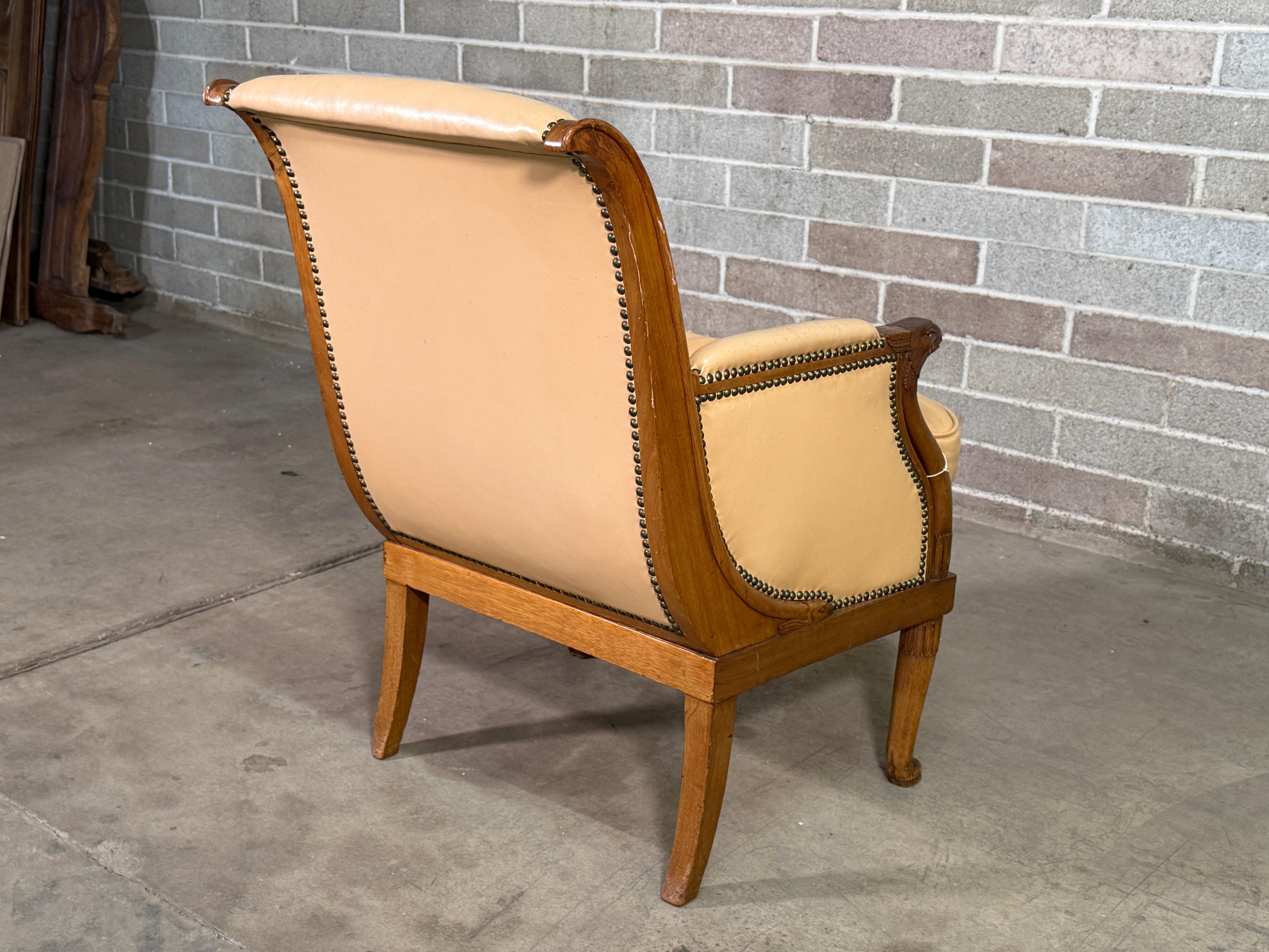 XVIIIe siècle Paire de chaises de bergères en acajou blond de Dominique en vente