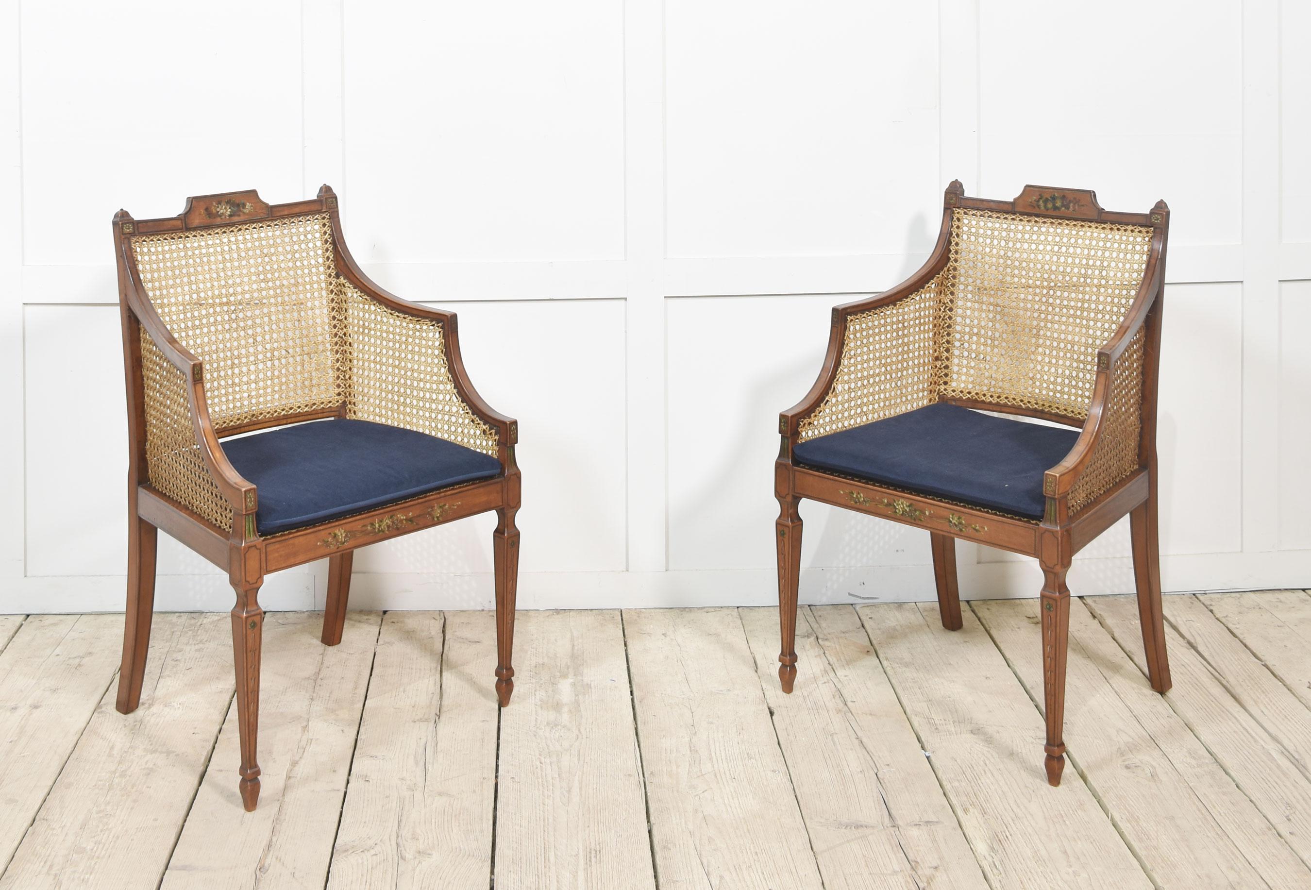 Paar Sessel aus Satinholz und Bergere im Sheraton-Revival-Stil (Britisch) im Angebot