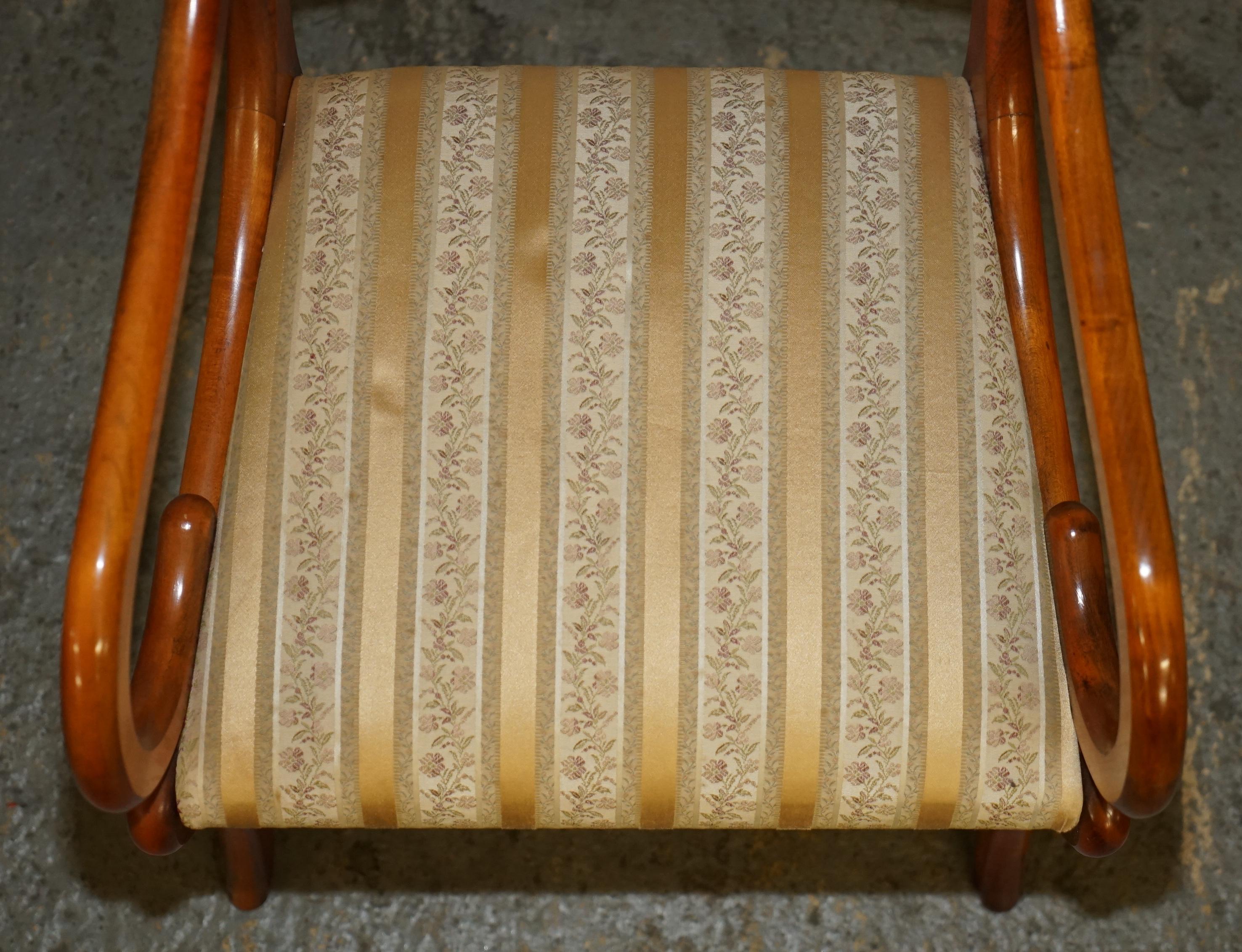 Paire de chaises de style REGENCY SHERATON REVIVAL, sculptées à la griffe de port en vente 9