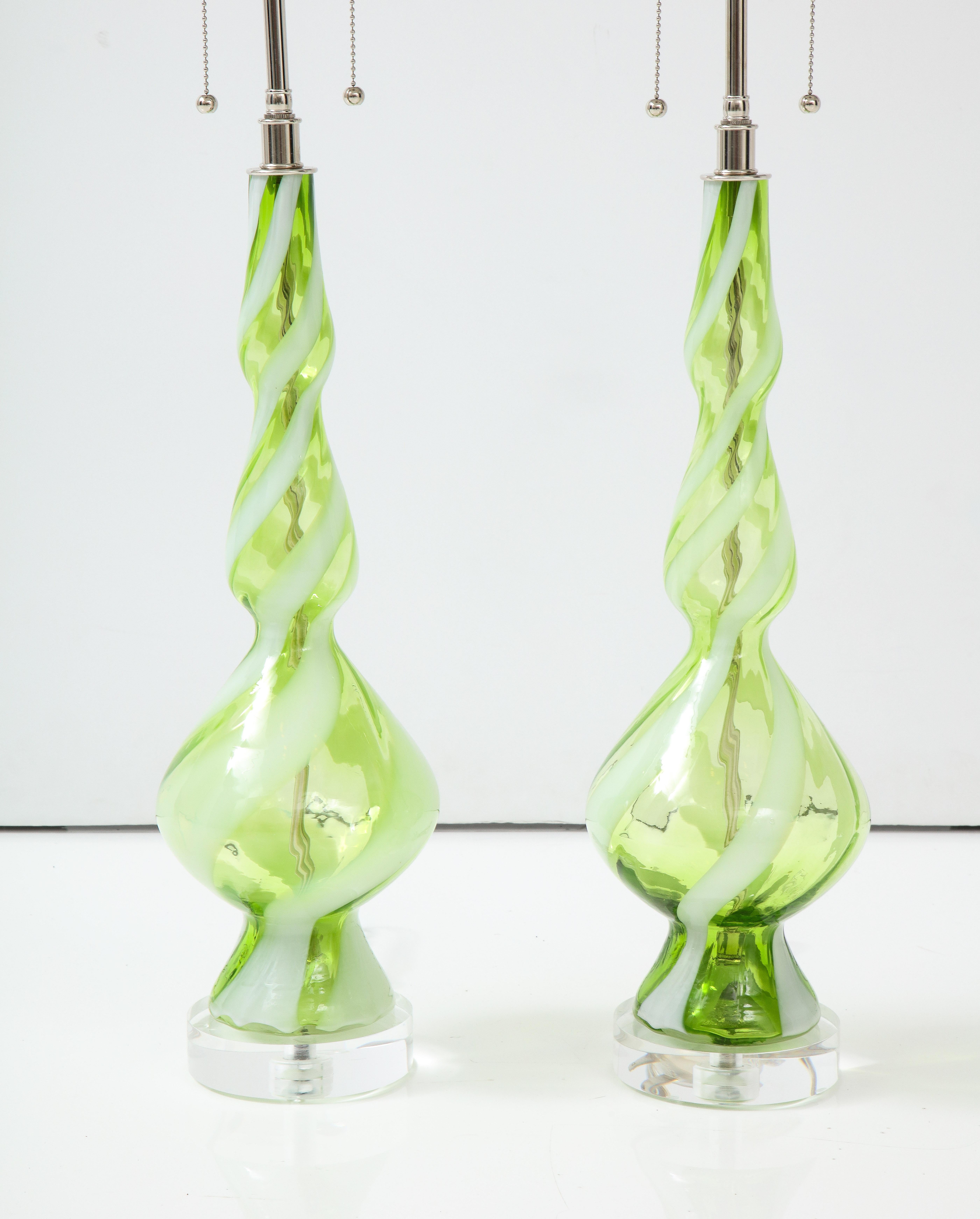 Pair of Sherbet Green Murano Glass Lamps In Good Condition For Sale In New York, NY