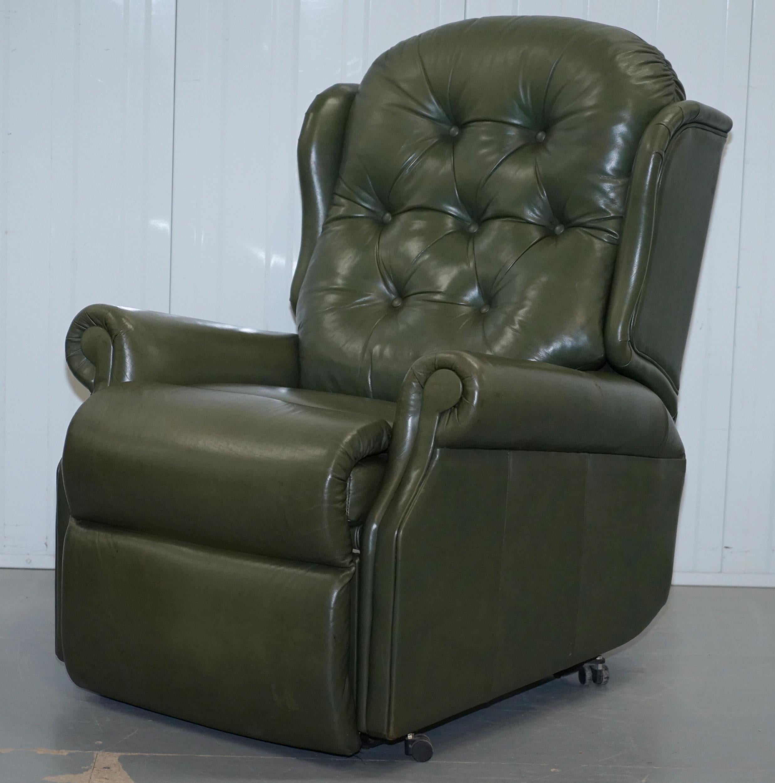 We are delighted to offer for sale this lovely pair of solid green leather Sherbourn Upholstery Lyndon recliner armchairs 

The chairs are in perfect working order, they are manual recline, the backs totally remove for ease of transport, we have