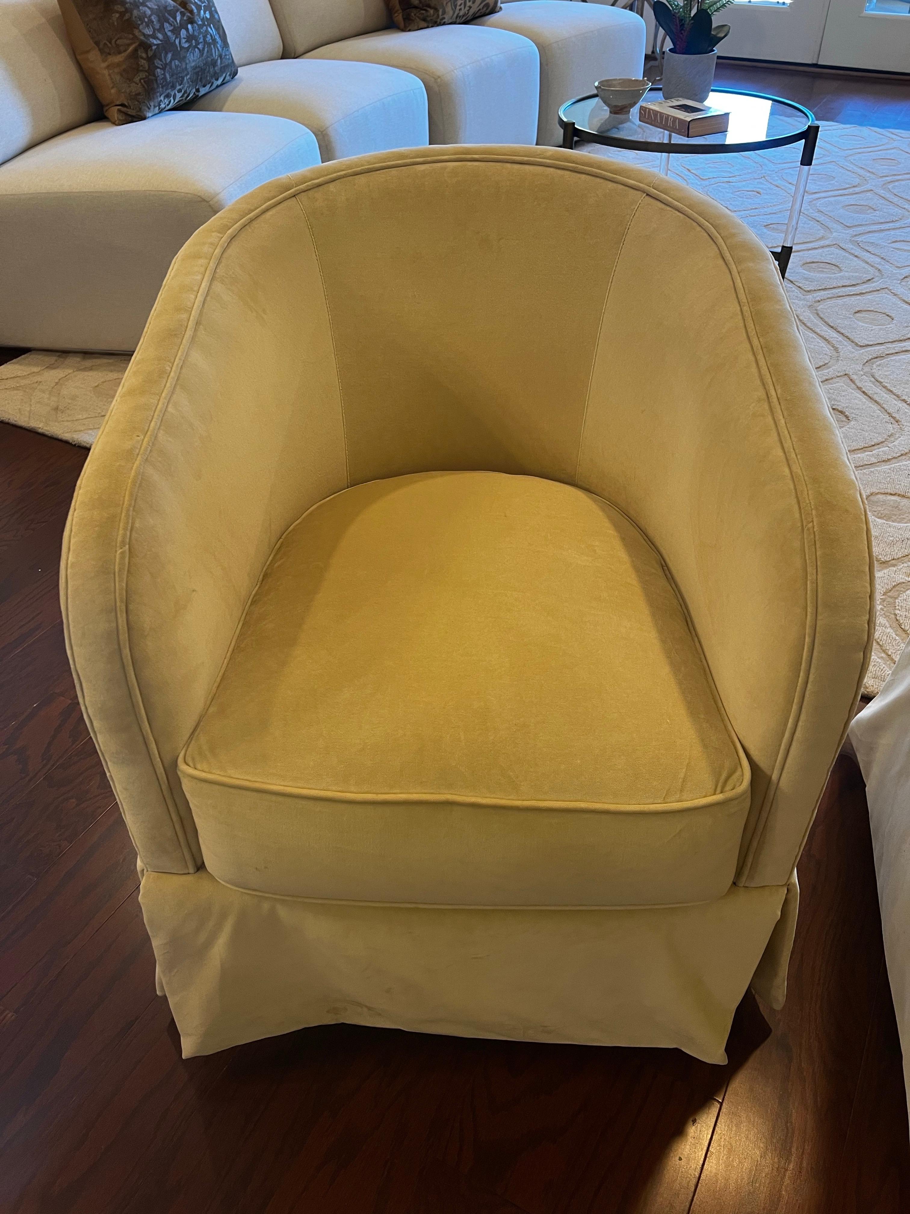 XXIe siècle et contemporain Paire de fauteuils club pivotants Sherrill en vente