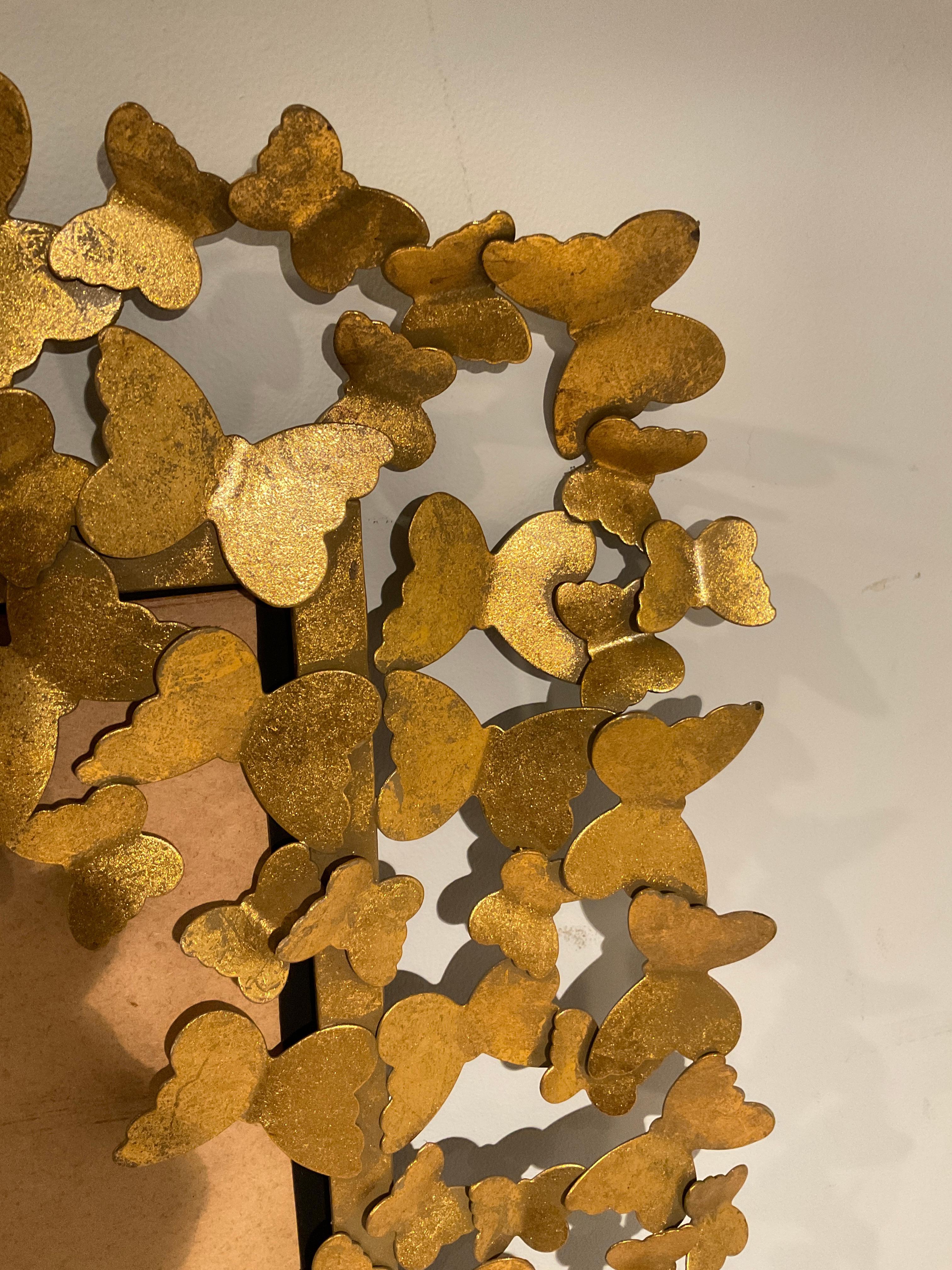 Paire d'or scintillant  Cadres papillon pour miroirs en vente 1