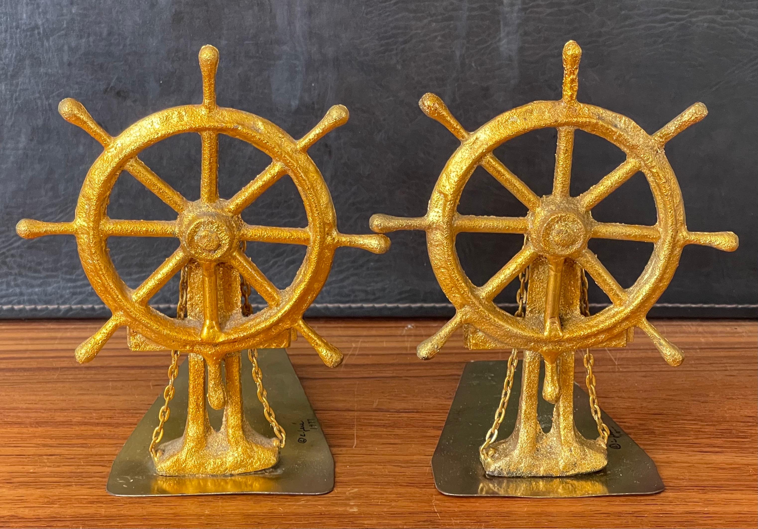 Pair of Ship Wheel Bookends in Gold Leaf Finish by Curtis Jere for Artisan House In Good Condition In San Diego, CA