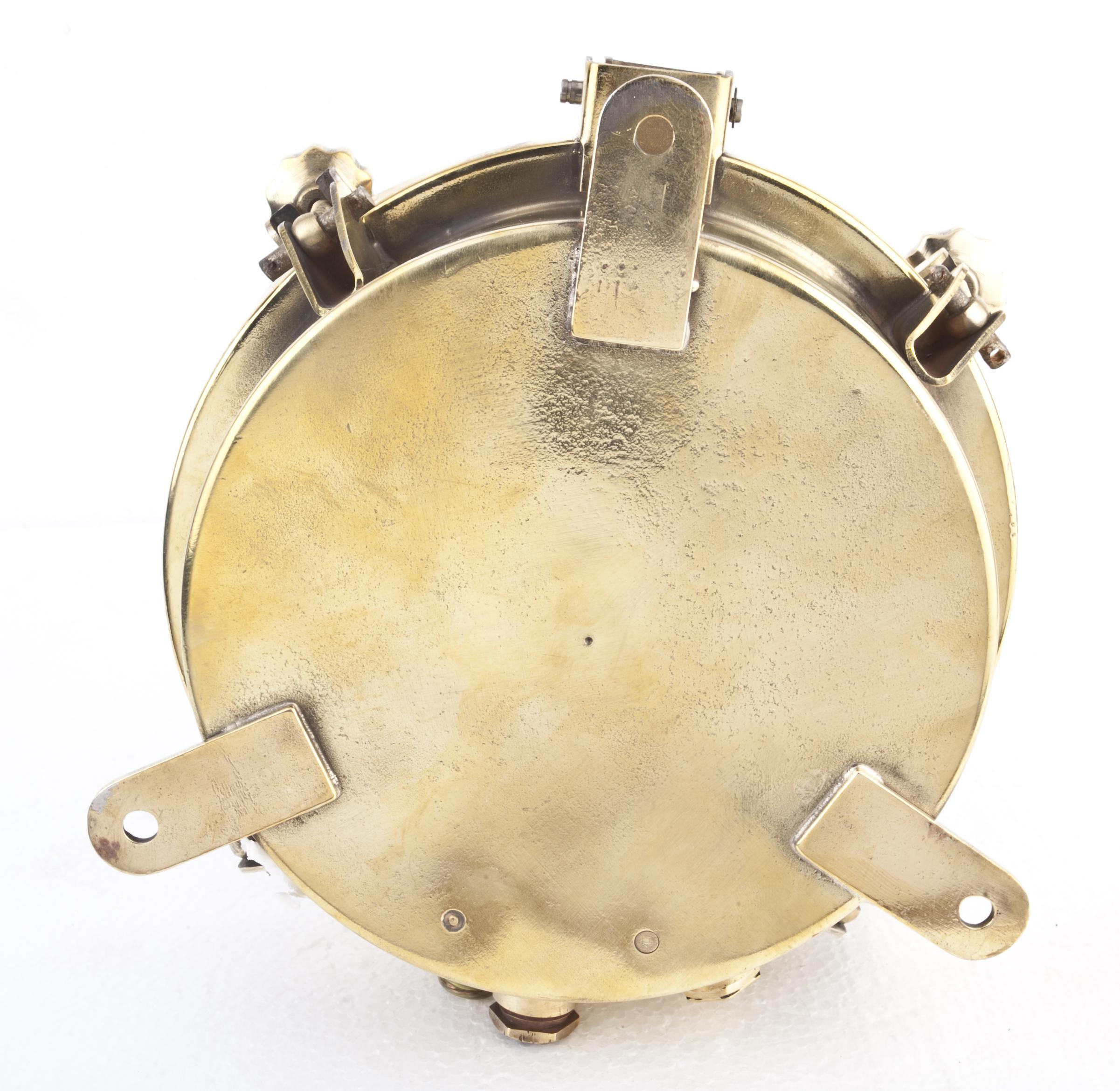 Pair of Ship's Nautical Brass Passageway Wall Lights, 1970s In Good Condition In Nantucket, MA