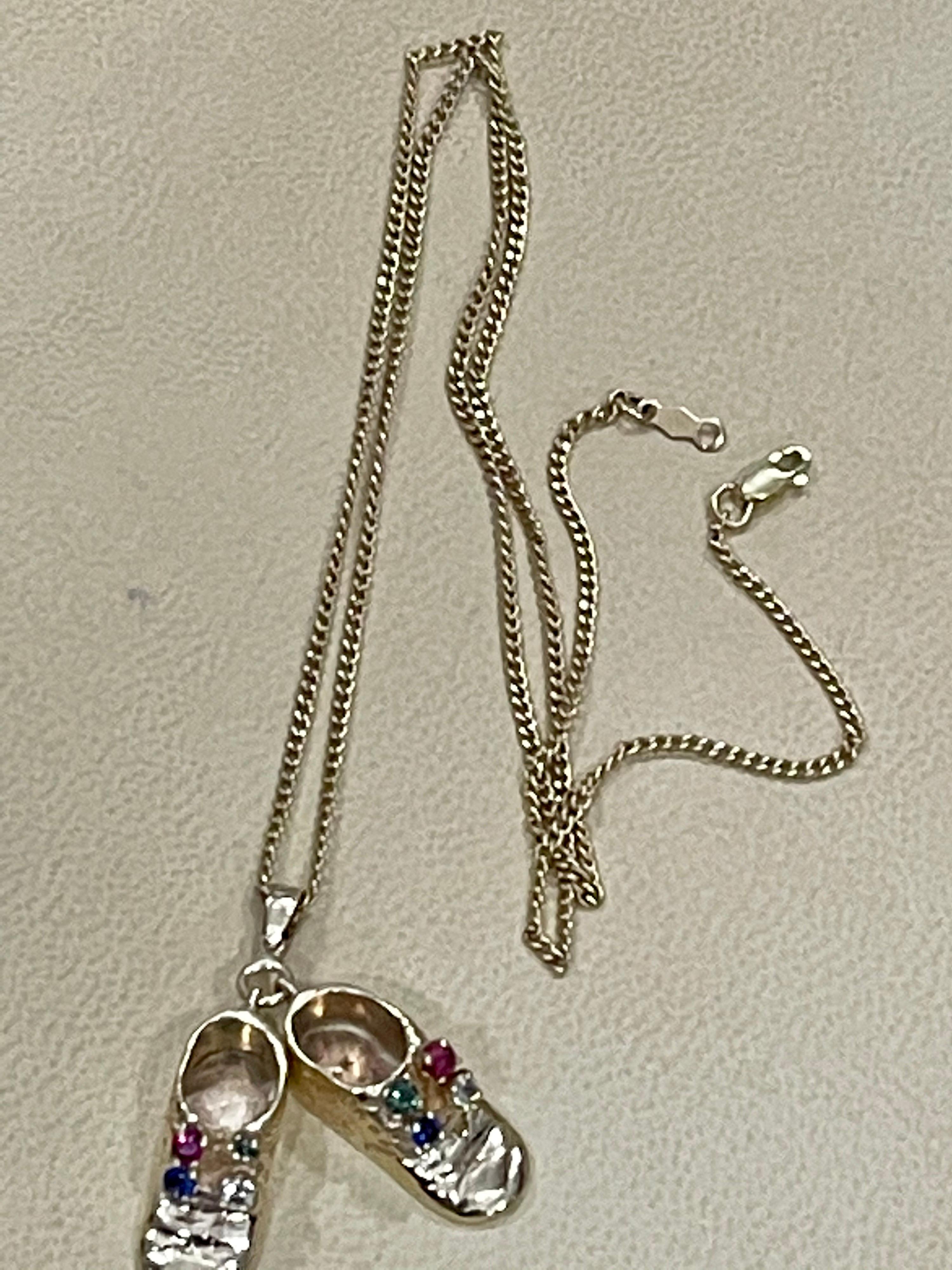 Par de Colgantes de Zapato con Colgante de Piedra Preciosa y Cadena de Oro Amarillo en venta 5