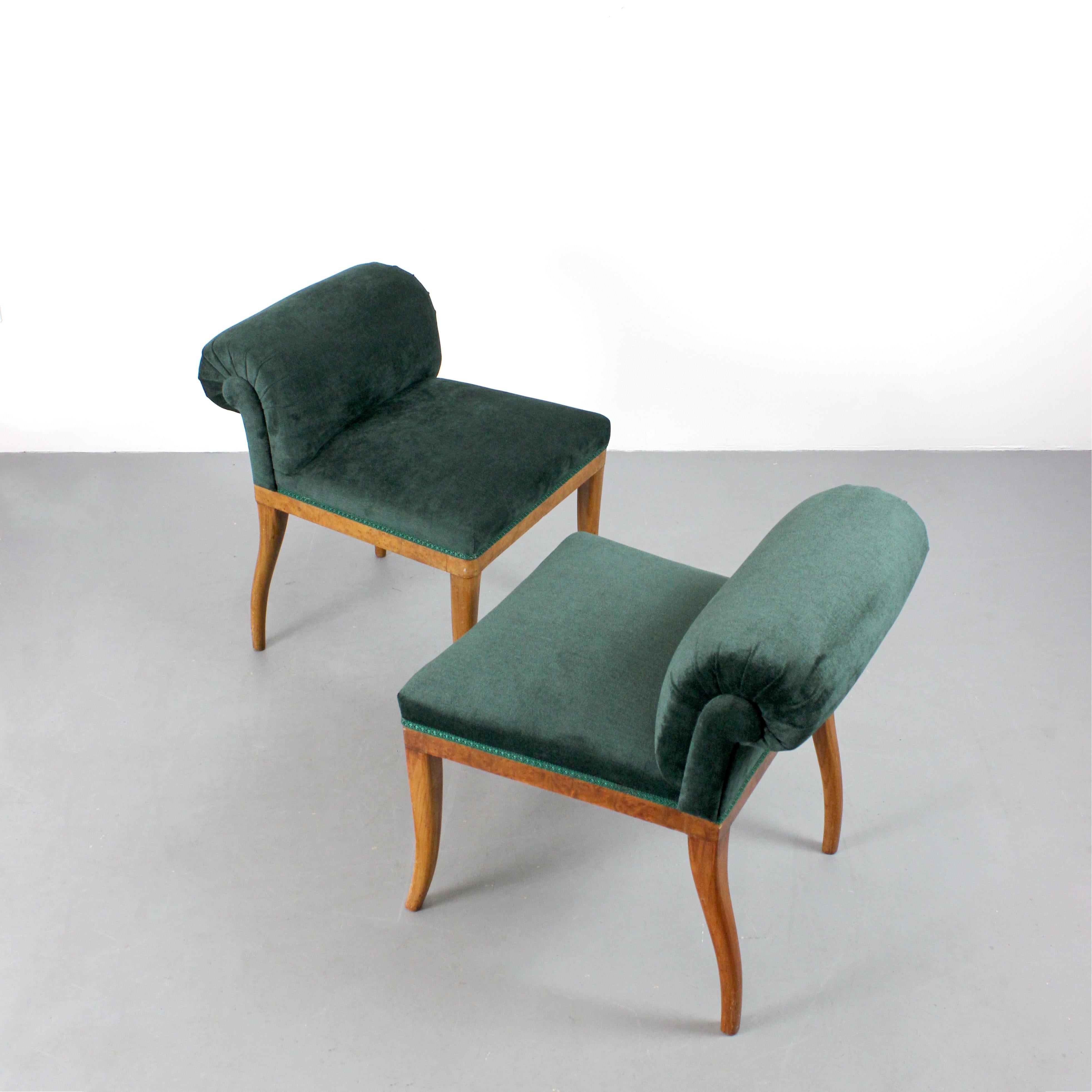 Mid-20th Century Pair of shoe racks with a root wood frame and green chenille upholstery For Sale