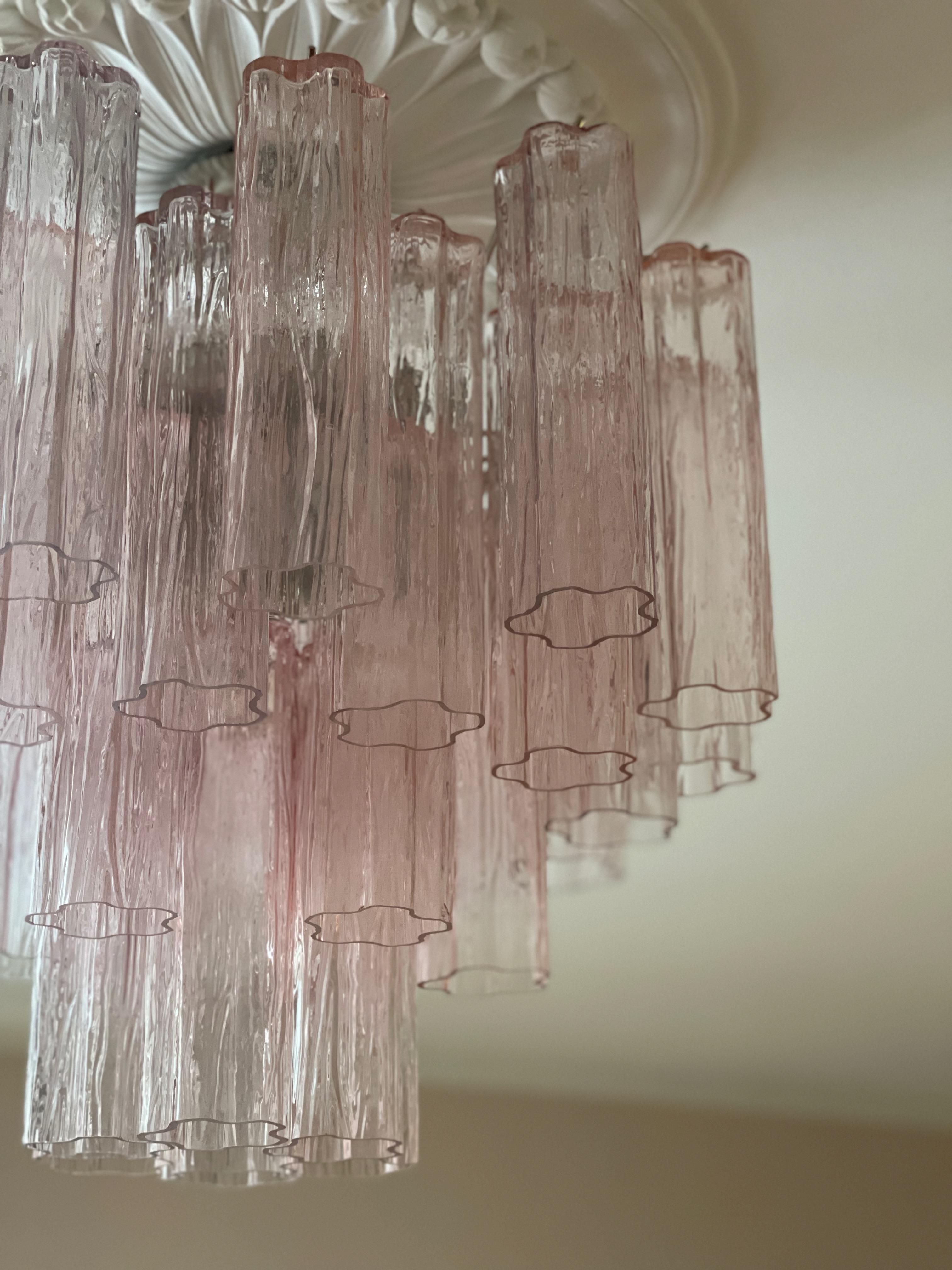 Coppia di lampadari corti rosa pastello di Murano * altezza 2,5 piedi in vendita 6