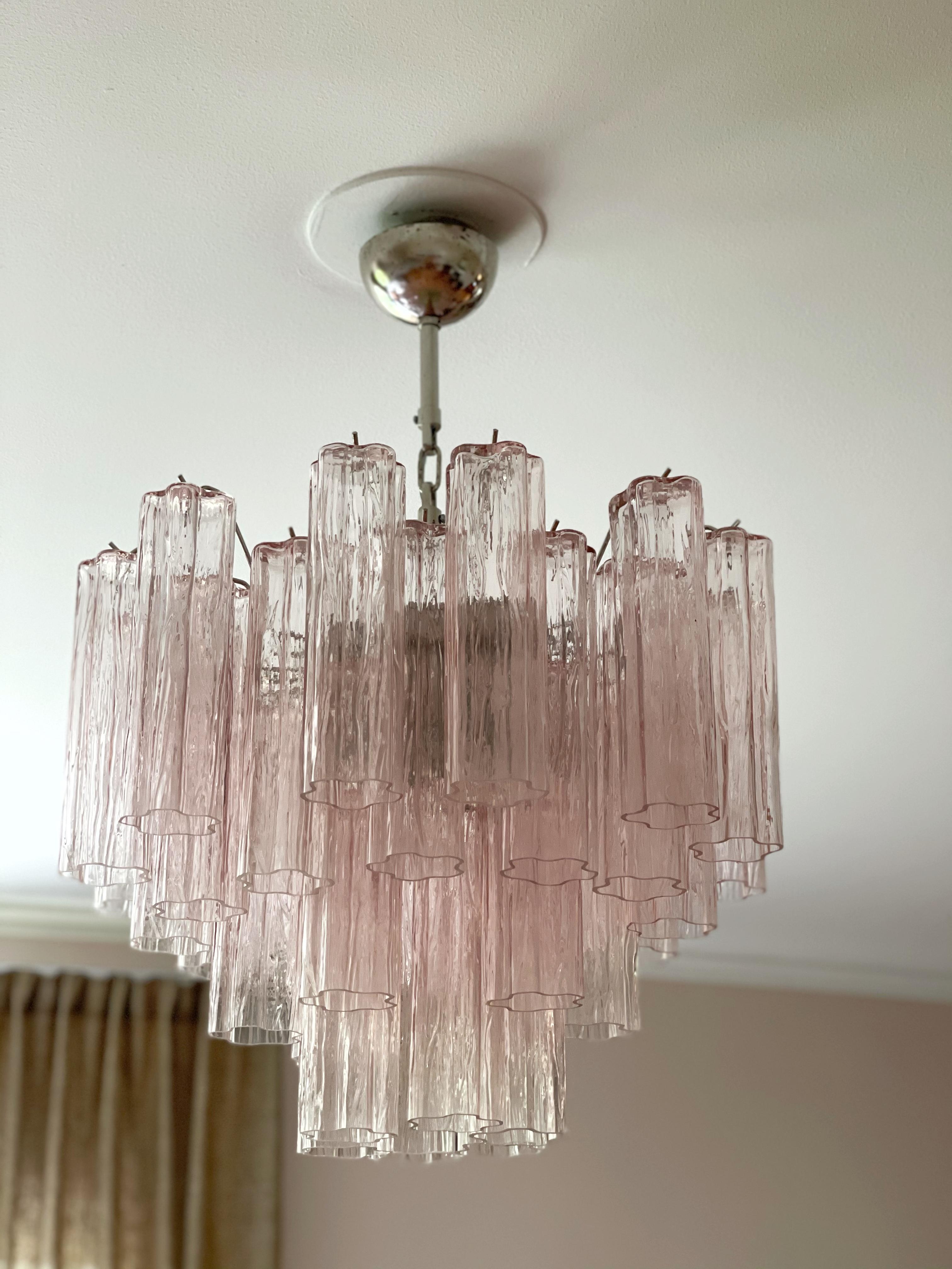 Coppia di lampadari corti rosa pastello di Murano * altezza 2,5 piedi in vendita 4