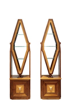 Pareja de vitrinas Bruno Paul Jugendstil austriaco Madera Nogal Arce, circa 1905