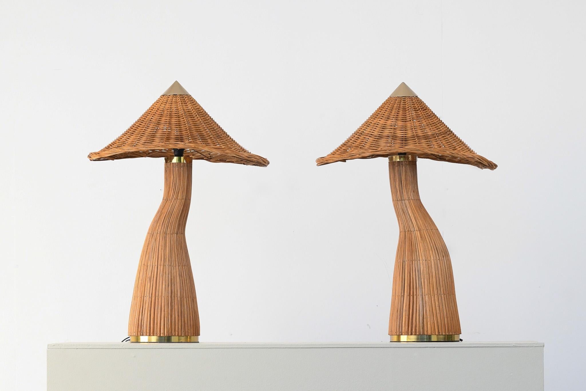 Pareja de Lámparas de Mesa de Ratán Champiñón Hecho a mano en venta