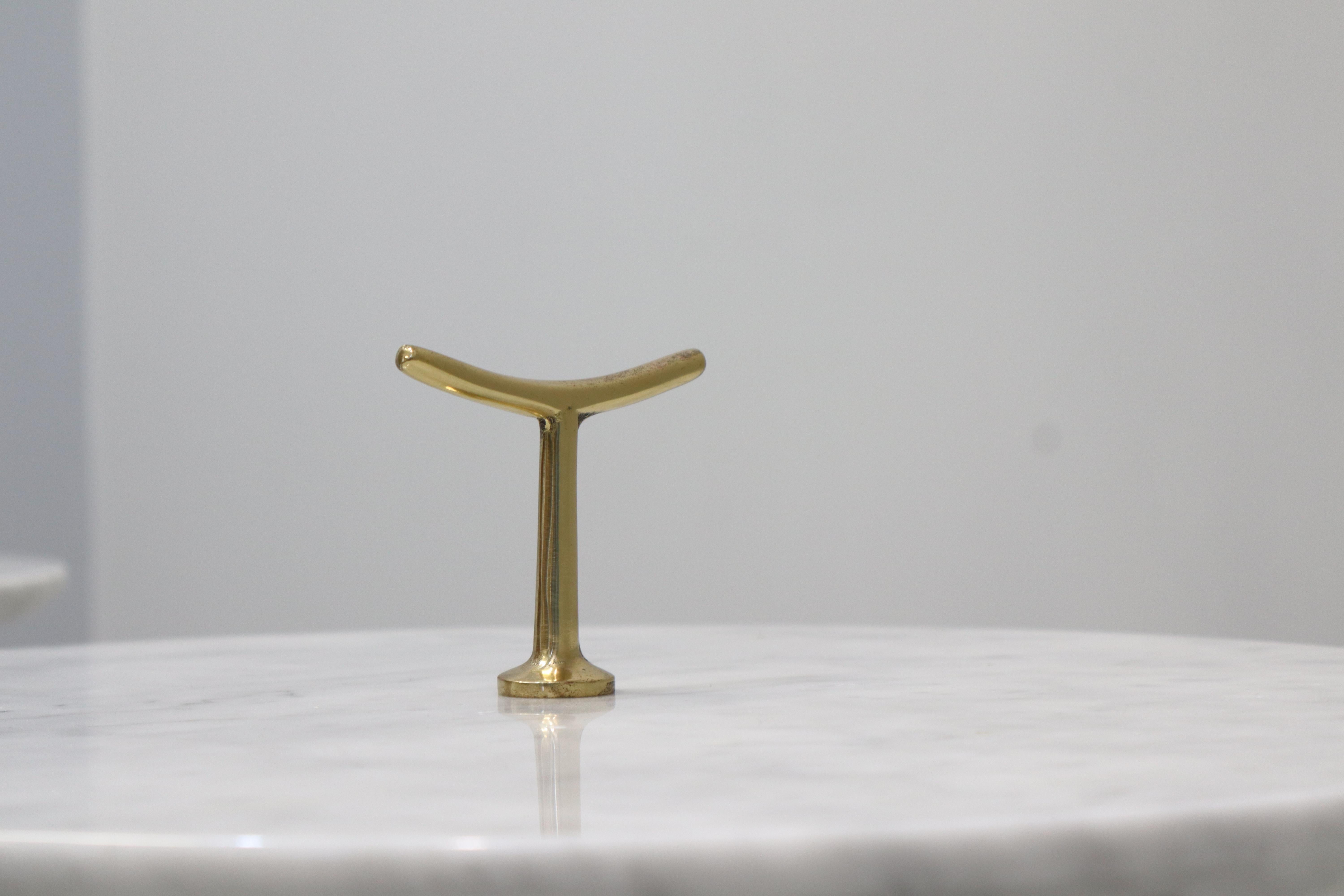 Paire de tables basses d'appoint en laiton d'Osvaldo Borsani, 1950 en vente 5