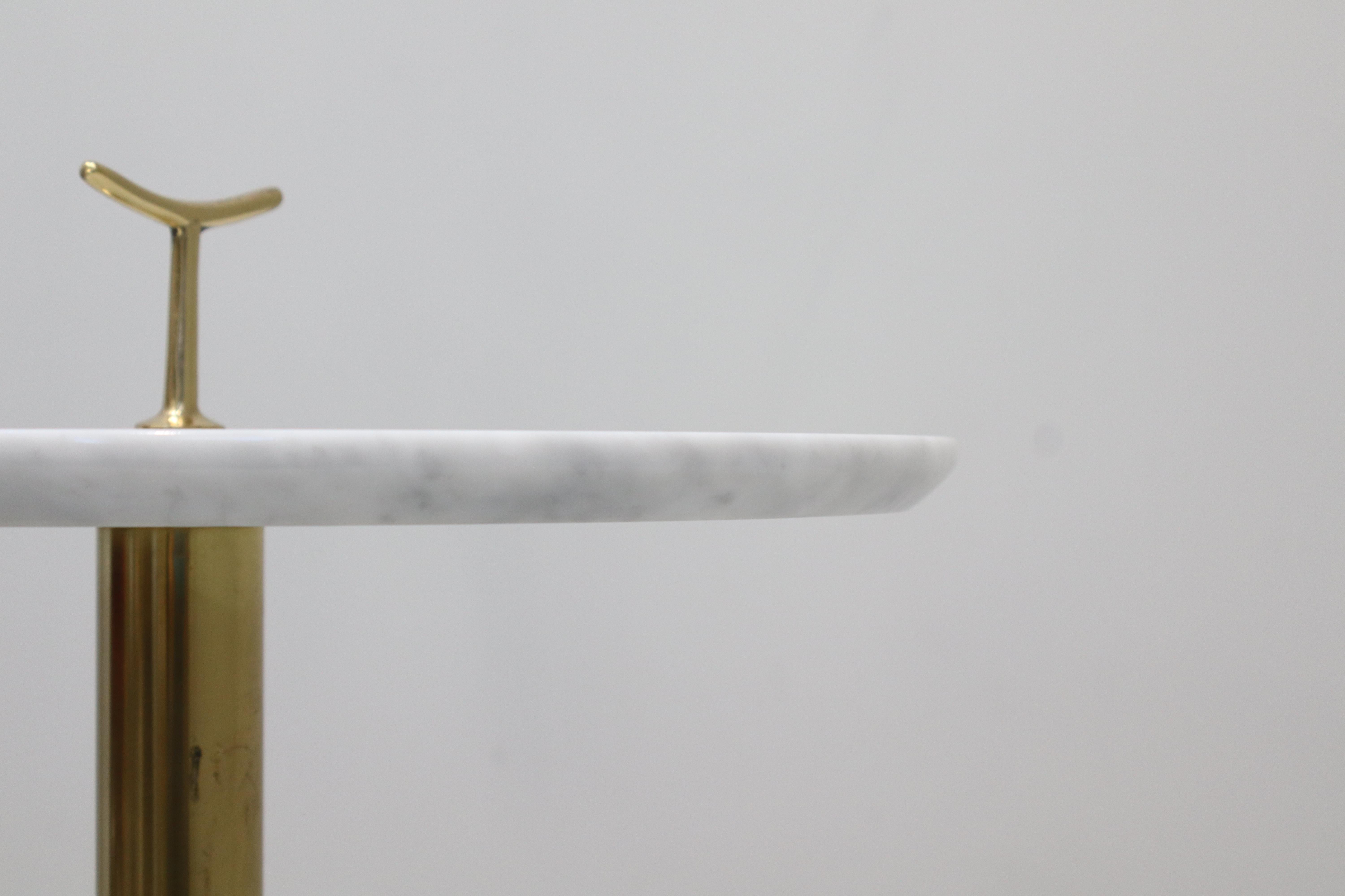 Paire de tables basses d'appoint en laiton d'Osvaldo Borsani, 1950 en vente 6