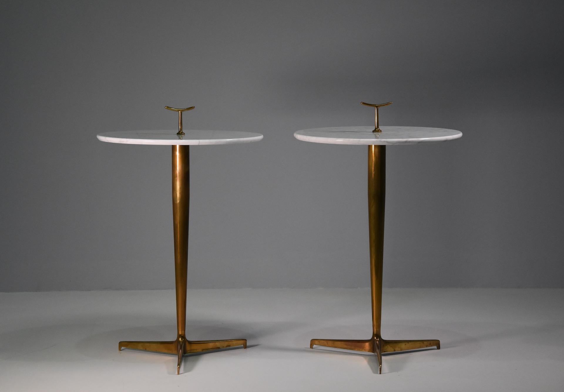 Pair of side coffee table in brass by Osvaldo Borsani, 1960 top in Carrara marble.