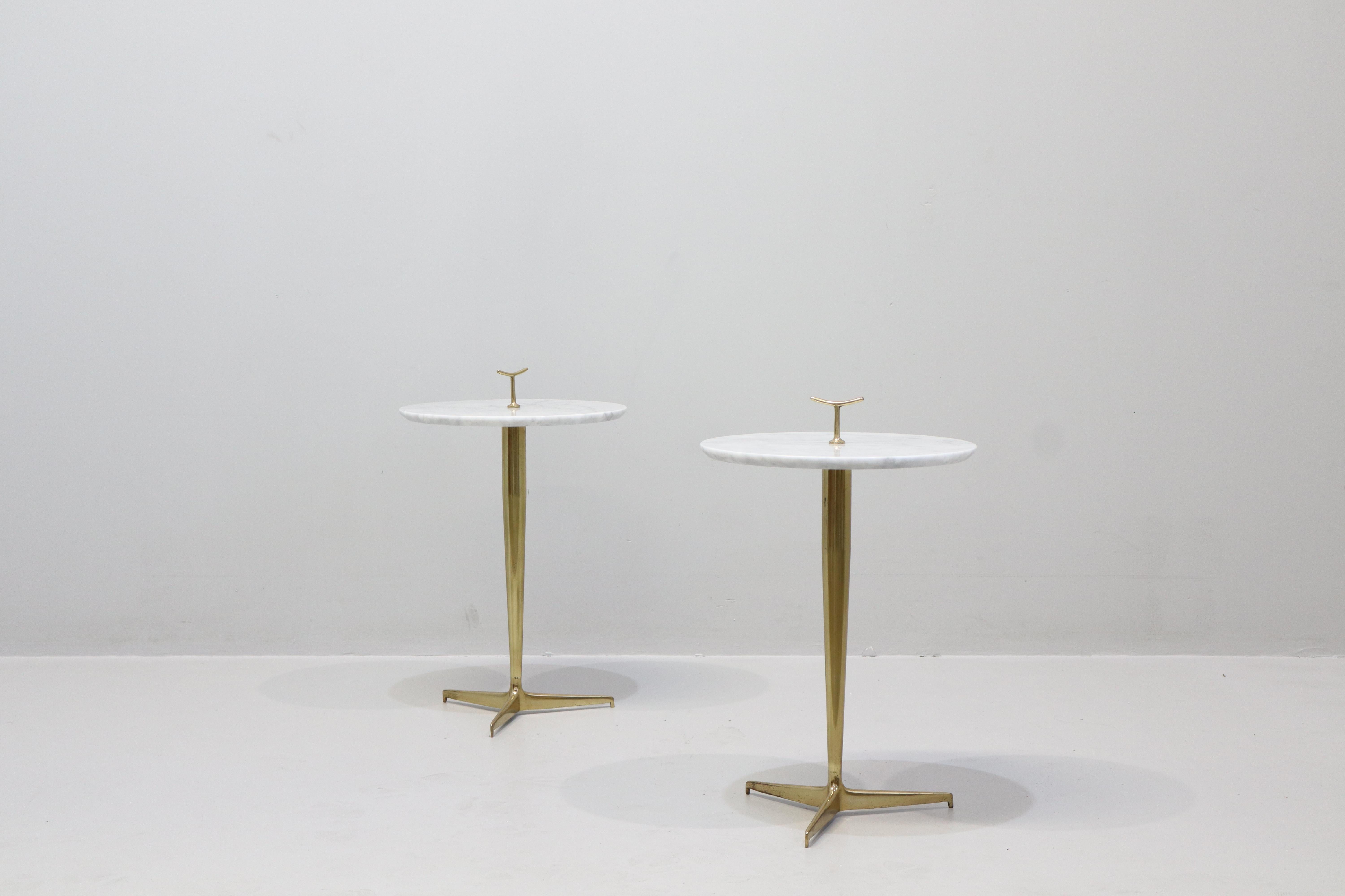 Mid-Century Modern Paire de tables basses d'appoint en laiton d'Osvaldo Borsani, 1950 en vente
