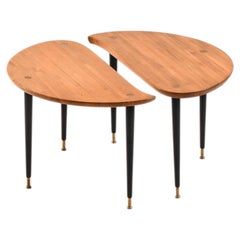 Paire de tables d'appoint ou de salon en laiton, laqué et pin, signée Svensk Fur, années 1950