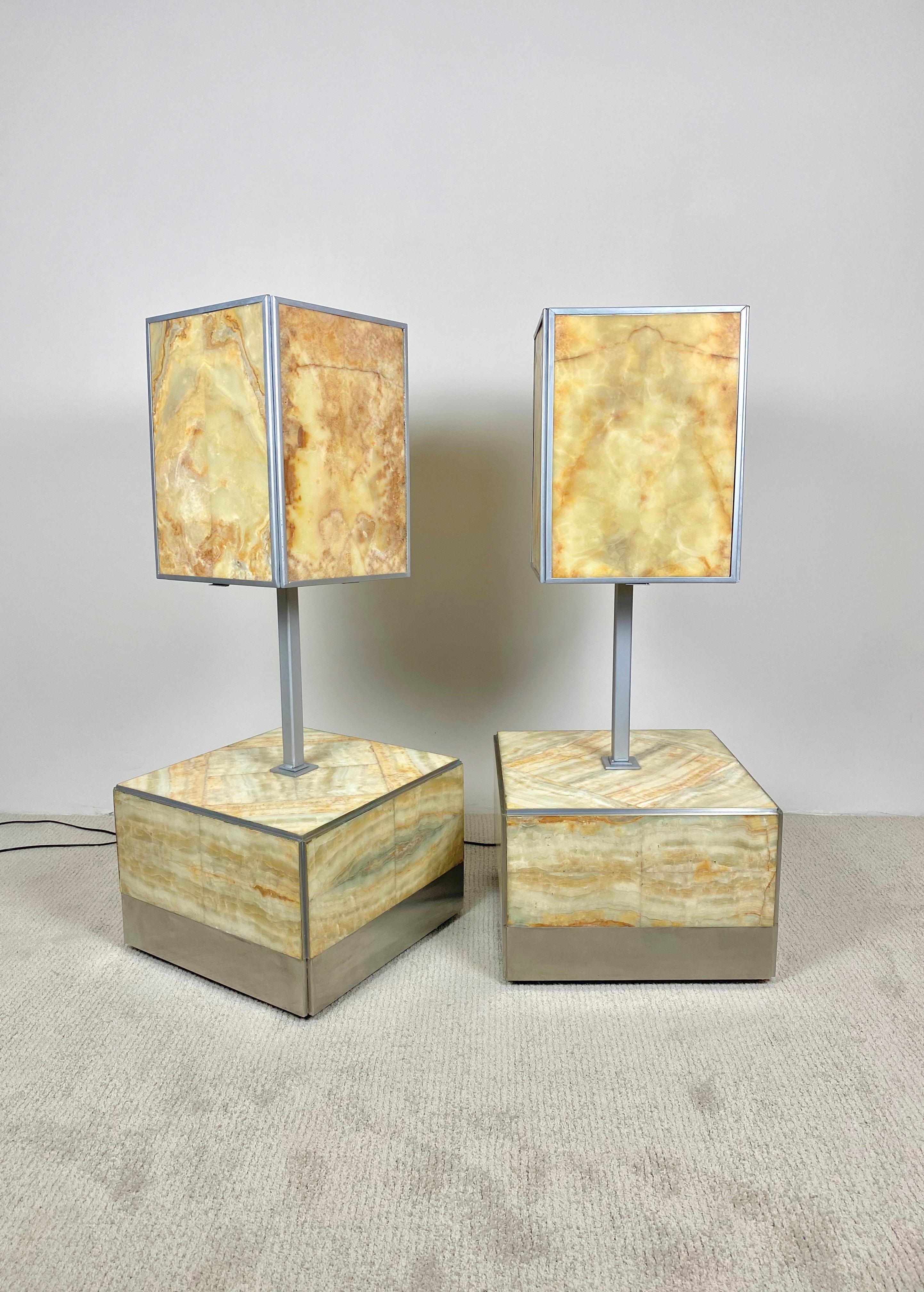 Pair of Side Table and Lamp in Alabaster by Tommaso Barbi, Italy, 1970s For Sale 1