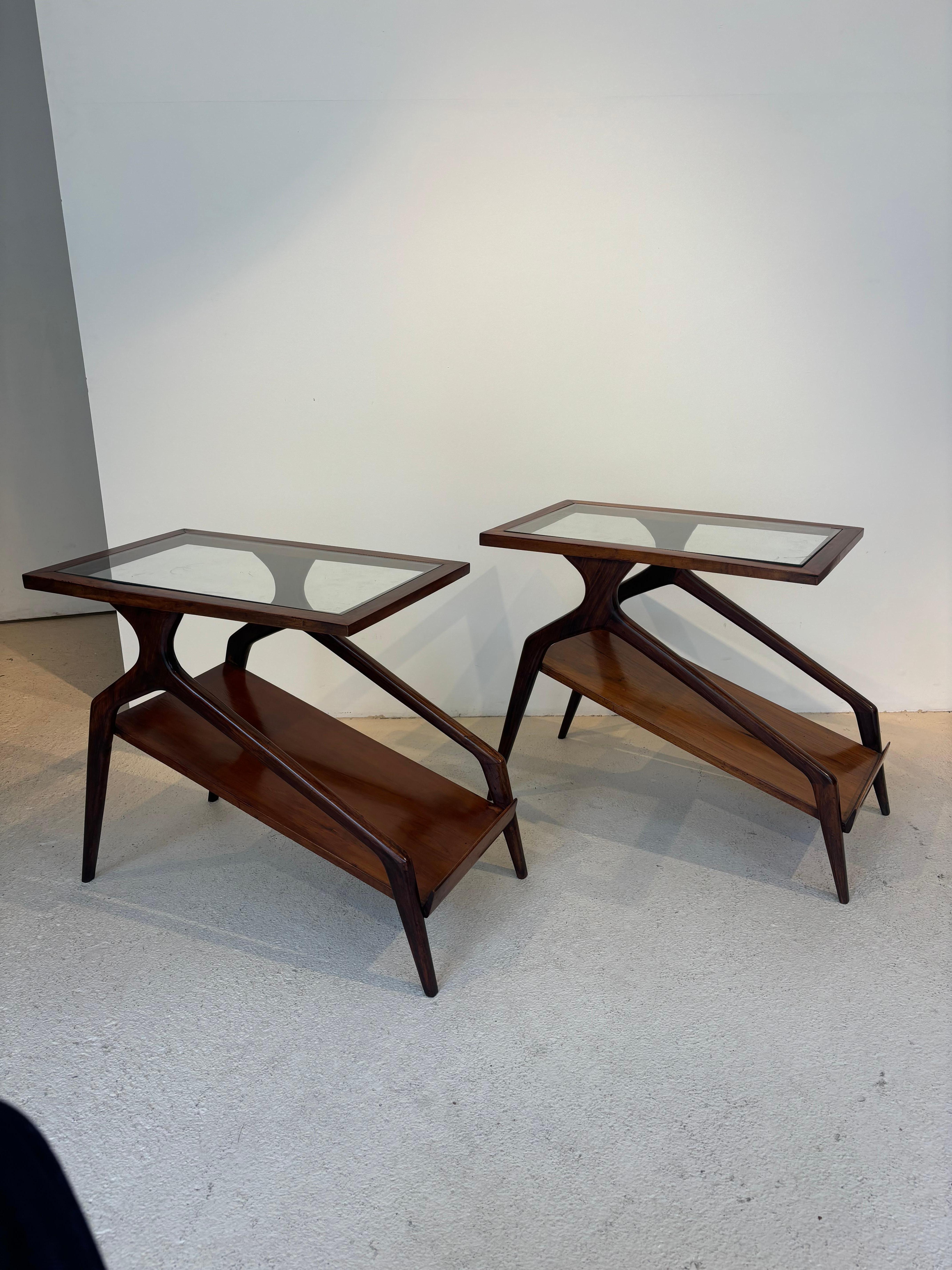 Mid-Century Modern Pair of side table by Giuseppe Scapinelli For Sale