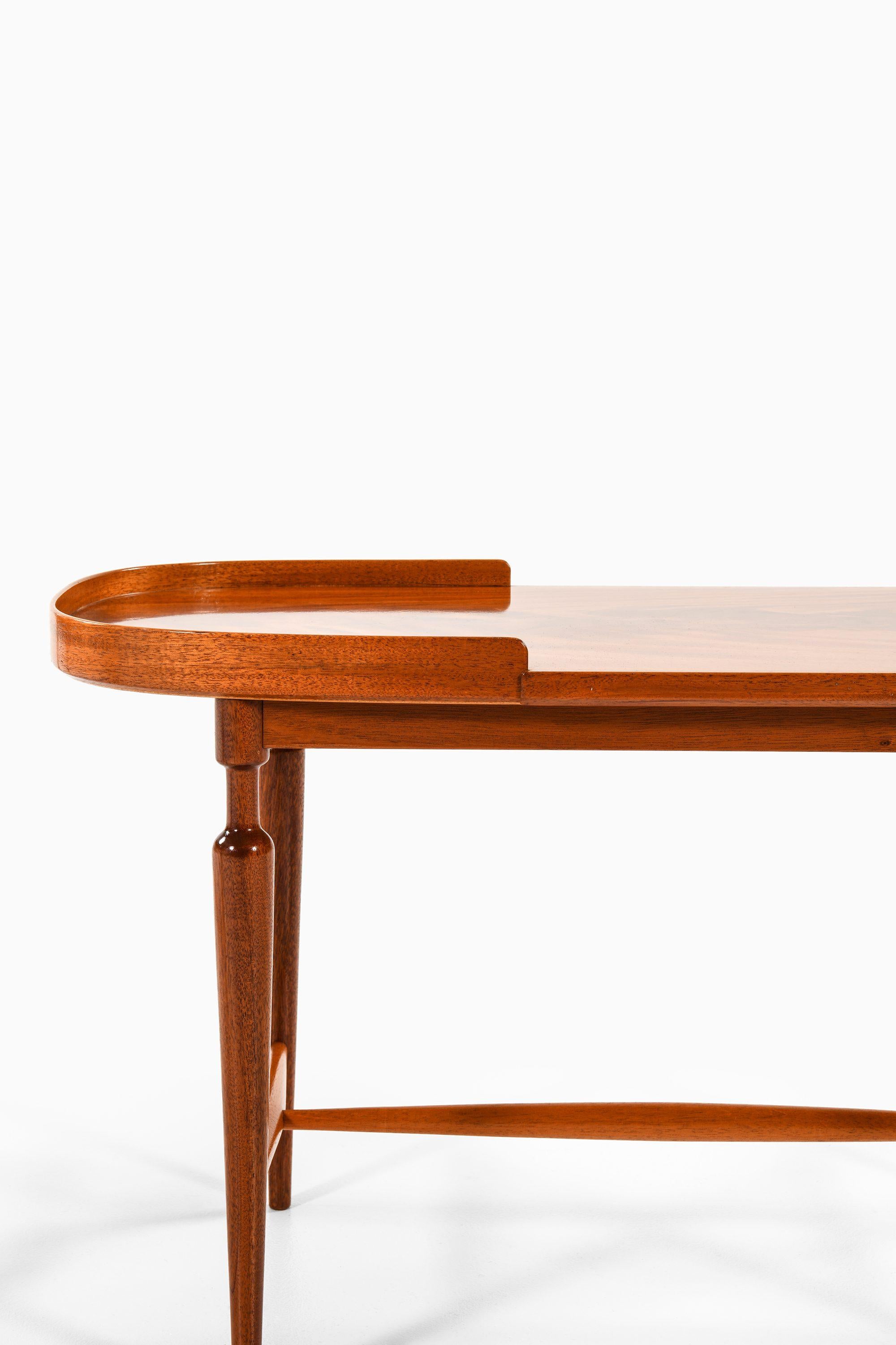 Pair of Side Table in Mahogany by Josef Frank, 1939 In Good Condition For Sale In Limhamn, Skåne län