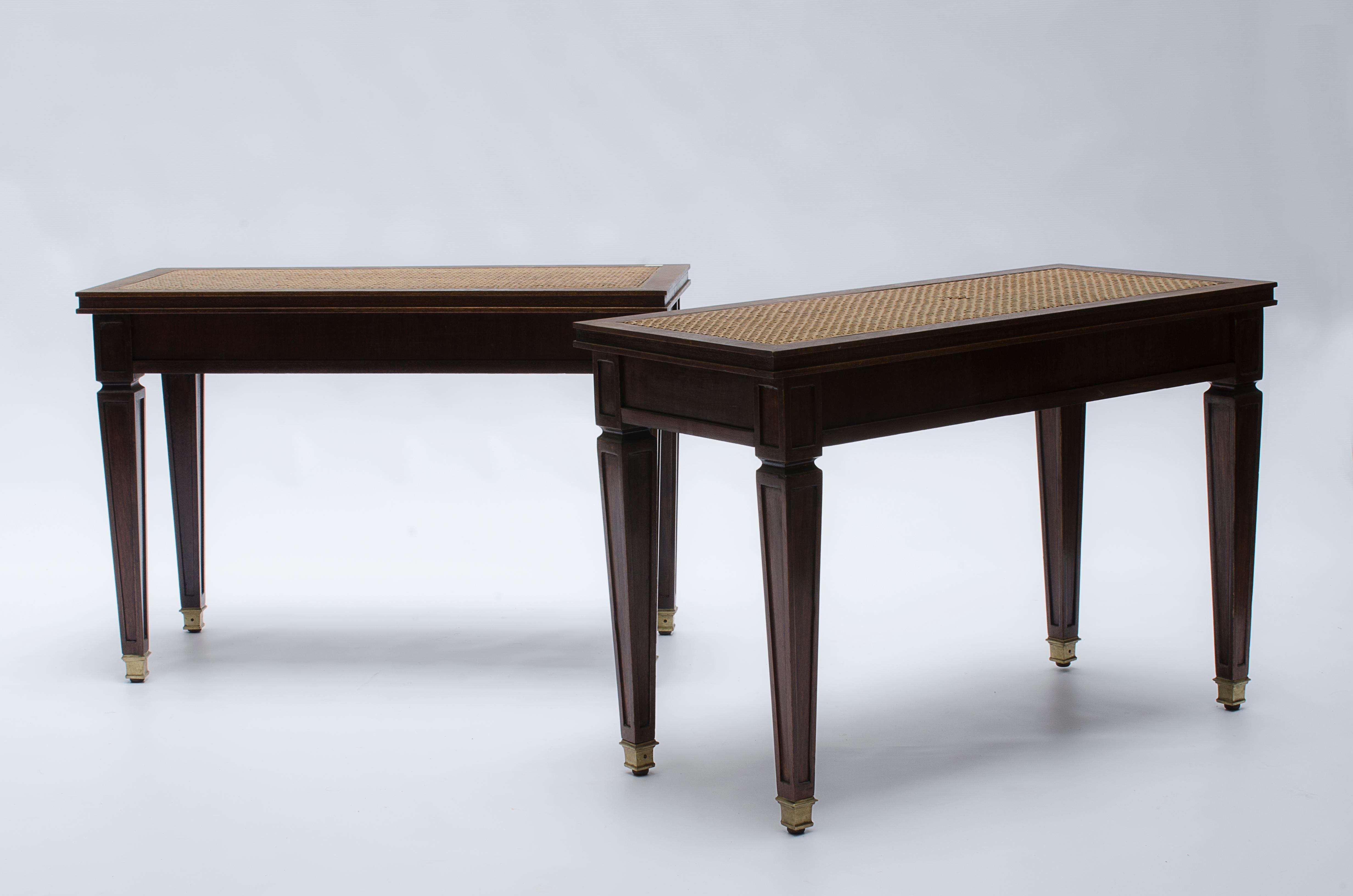 Pair ofs ide tables by COMTE. Oak wood and original caning.

Argentina, CIRCA 1940.