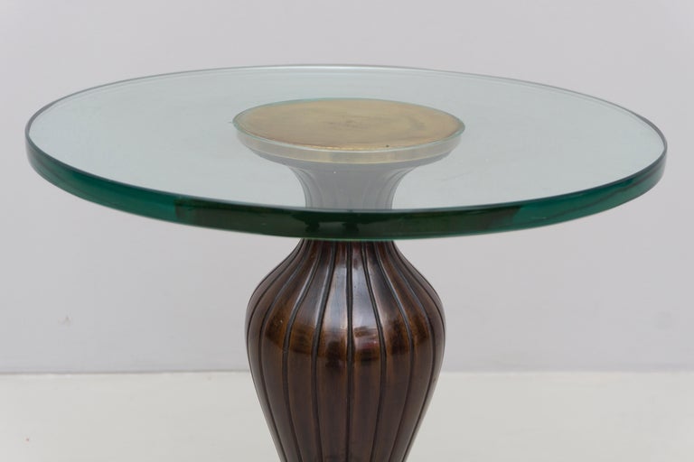 Mid-Century Modern Pair of Side Tables by Osvaldo Borsani, Walnut, Brass, Italy, 1950 For Sale