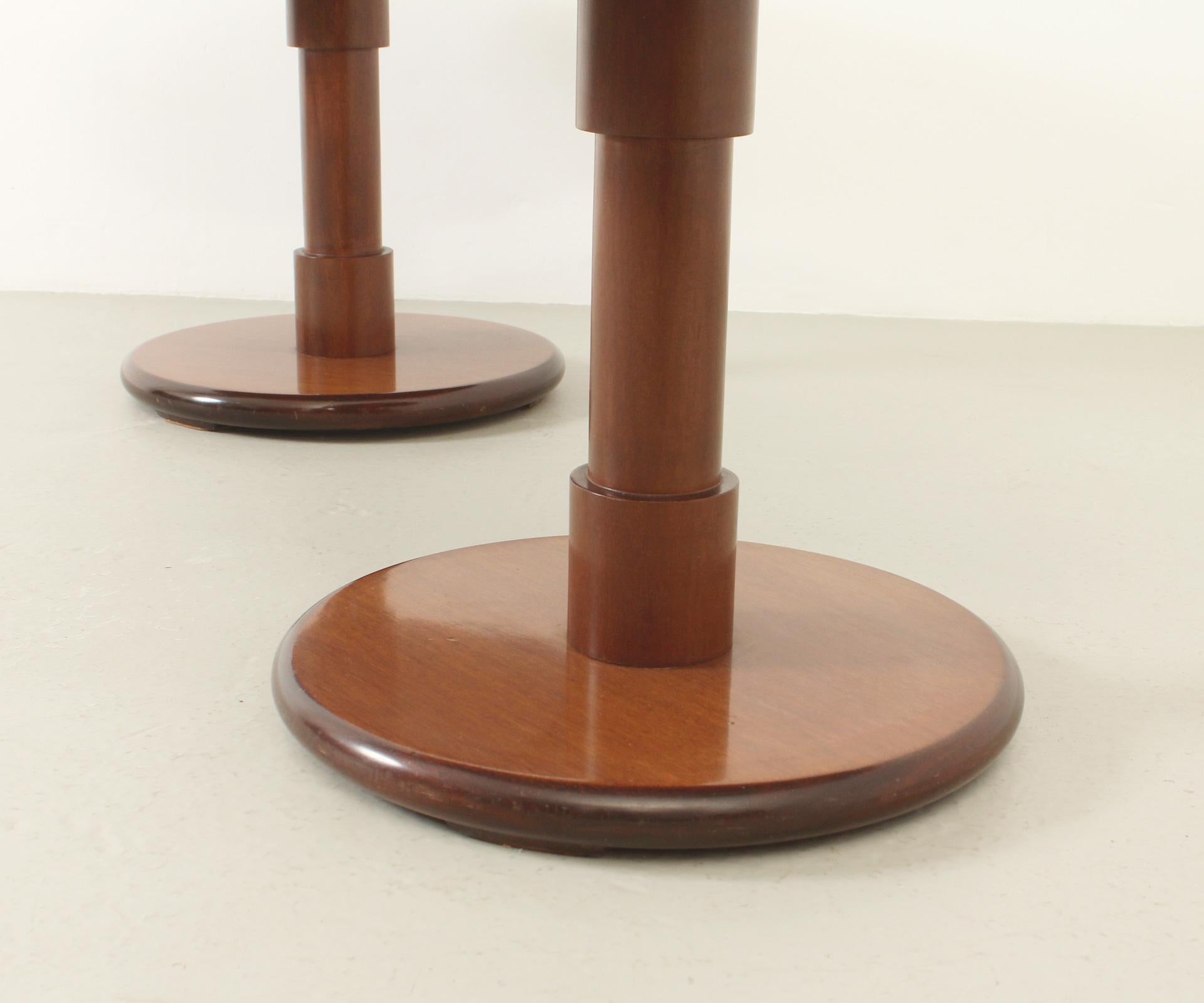 Paire de tables d'appoint des architectes espagnols Corre & Milá, 1961 en vente 3