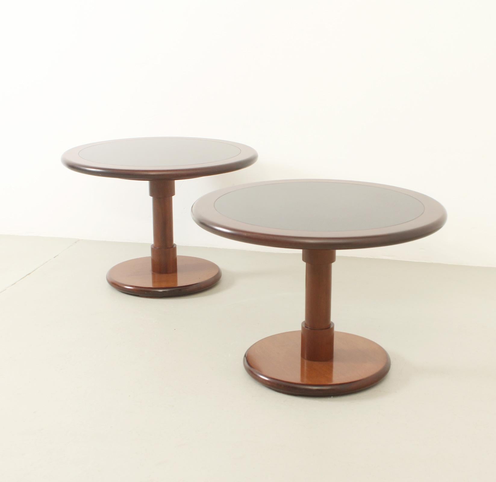 Paire de tables d'appoint des architectes espagnols Corre & Milá, 1961 en vente 6
