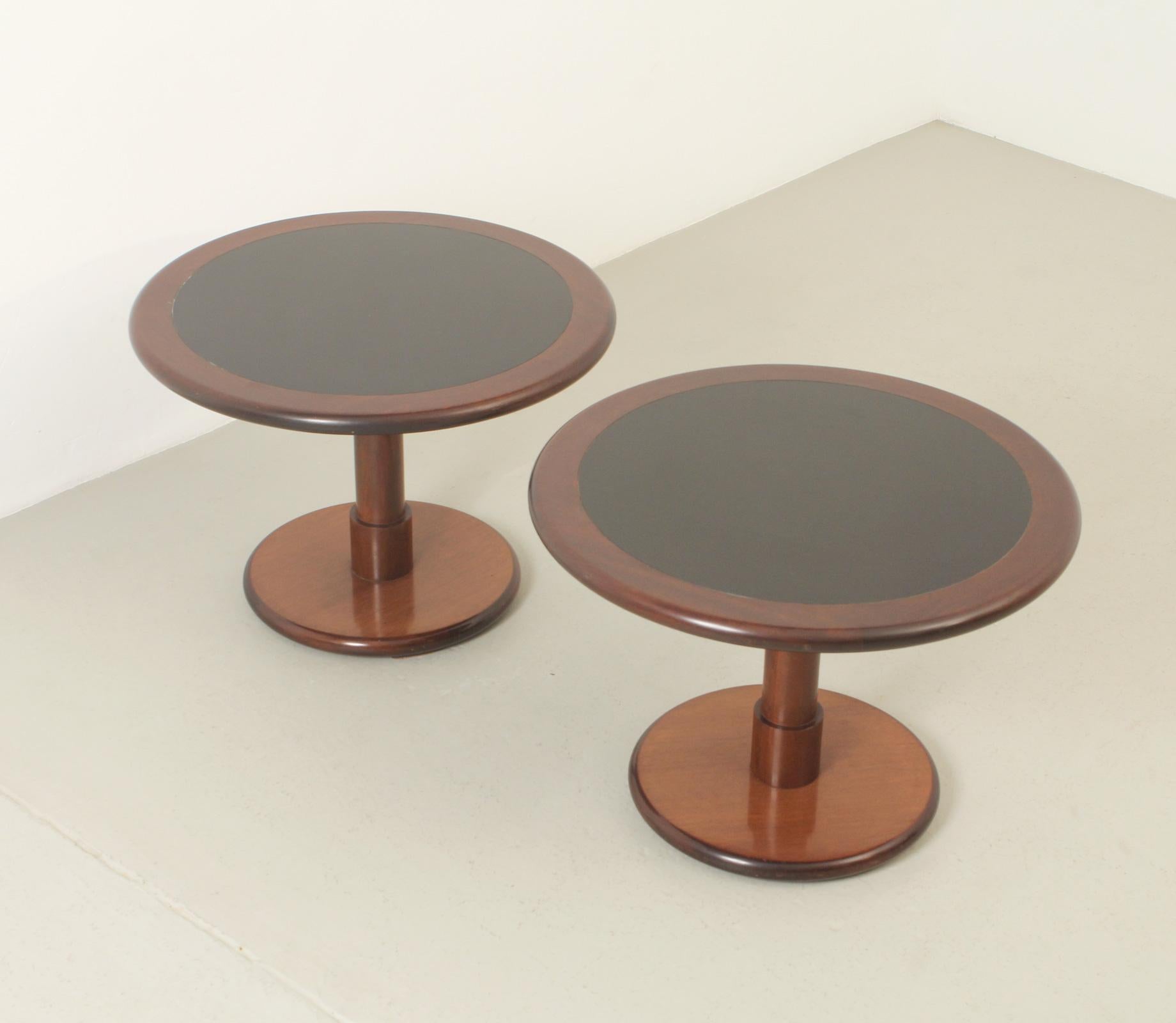 Mid-Century Modern Paire de tables d'appoint des architectes espagnols Corre & Milá, 1961 en vente