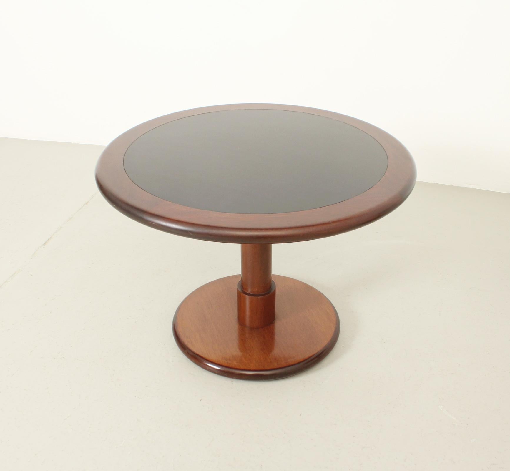 Stratifié Paire de tables d'appoint des architectes espagnols Corre & Milá, 1961 en vente