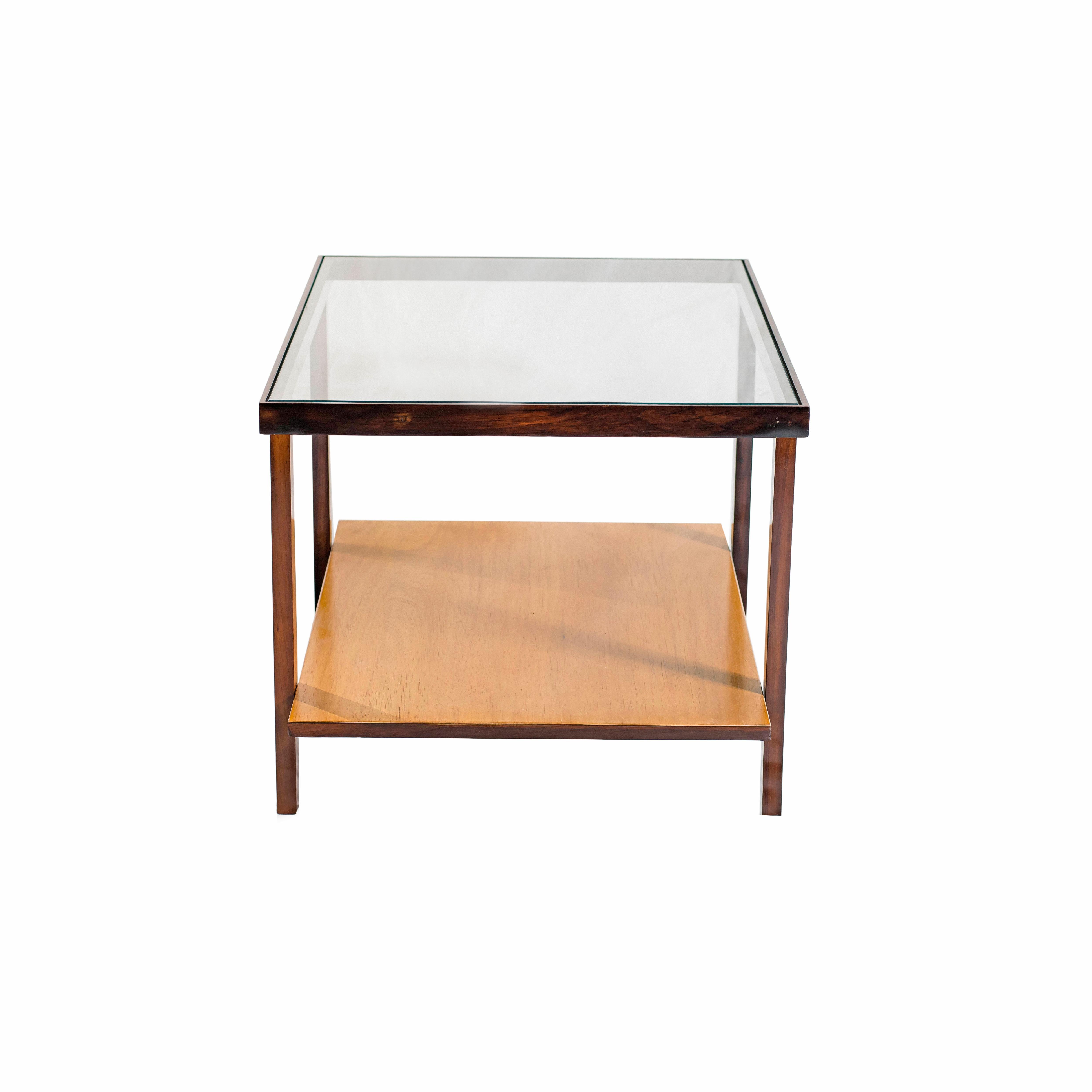 Brésilien Paire de tables d'appoint en vente