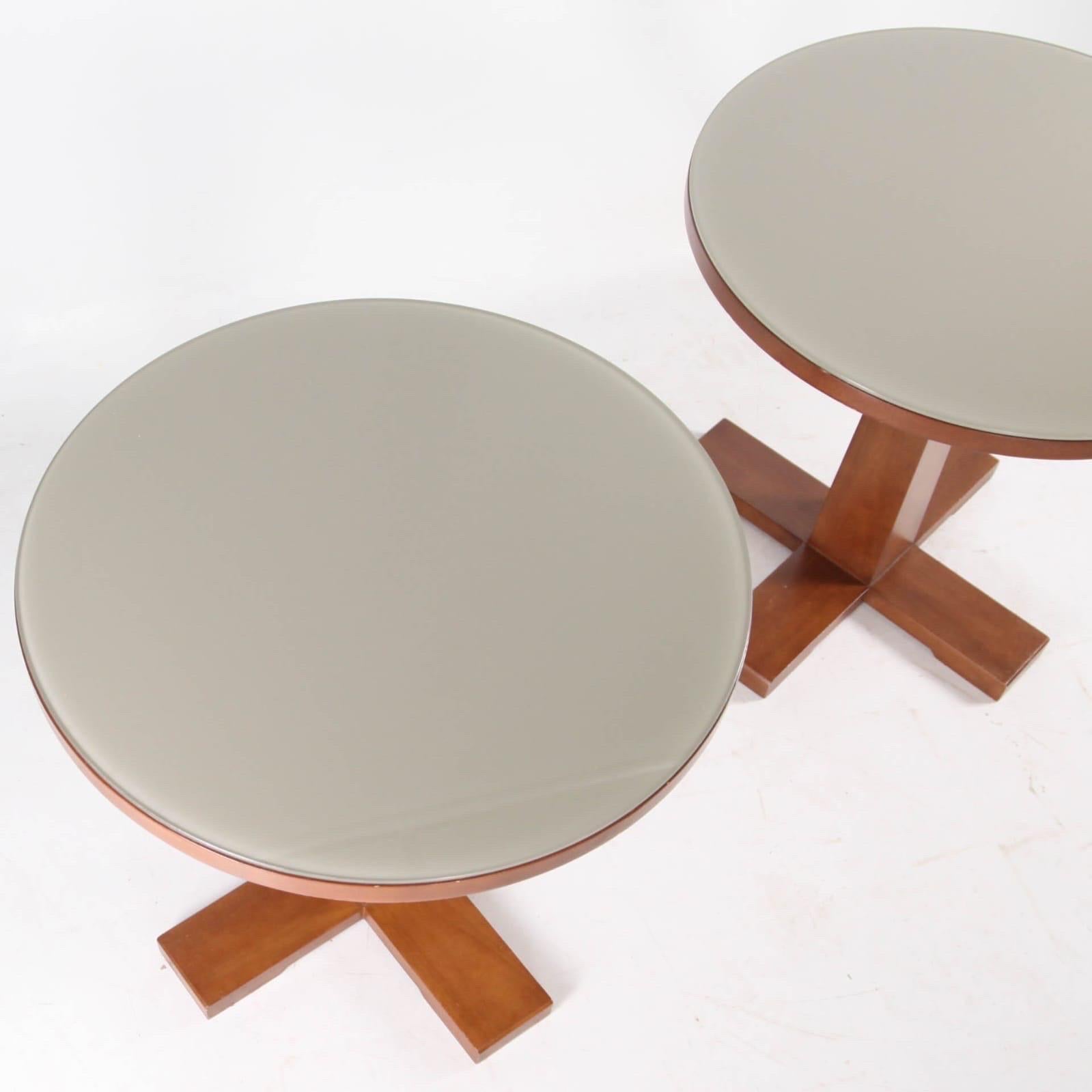 Pair of side tables For Sale 2