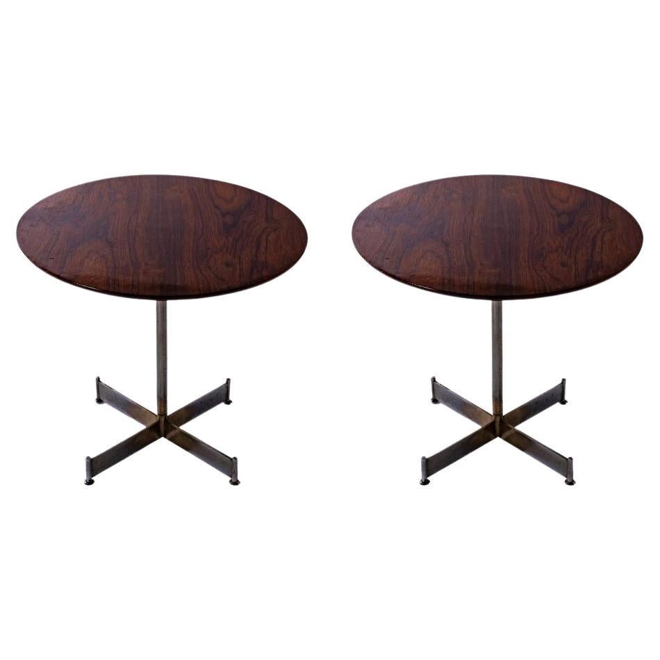 Paire de tables d'appoint en vente