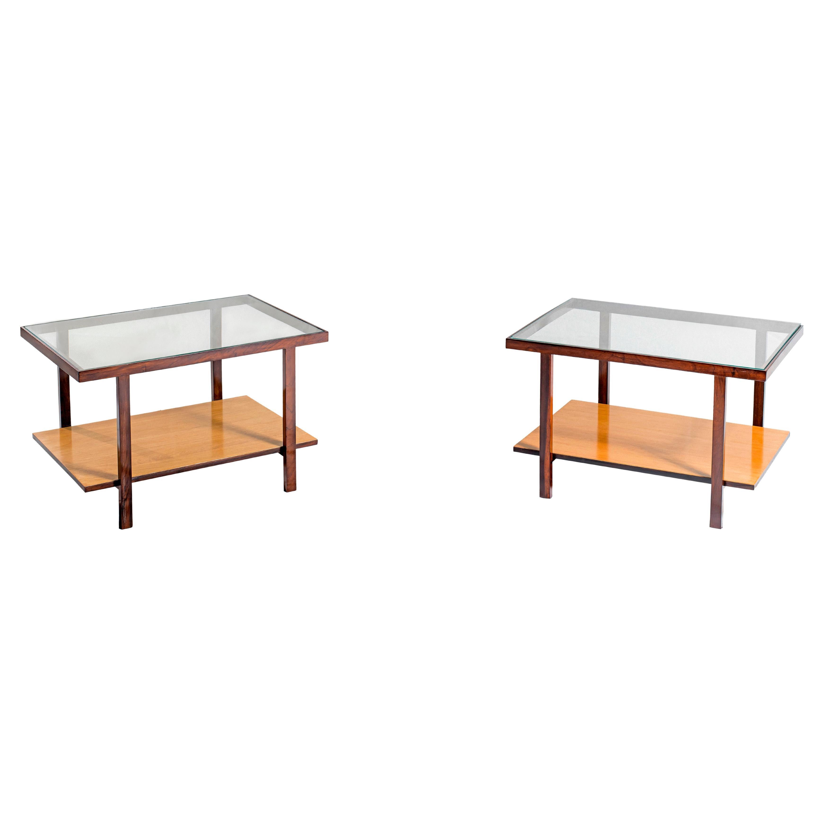 Paire de tables d'appoint en vente