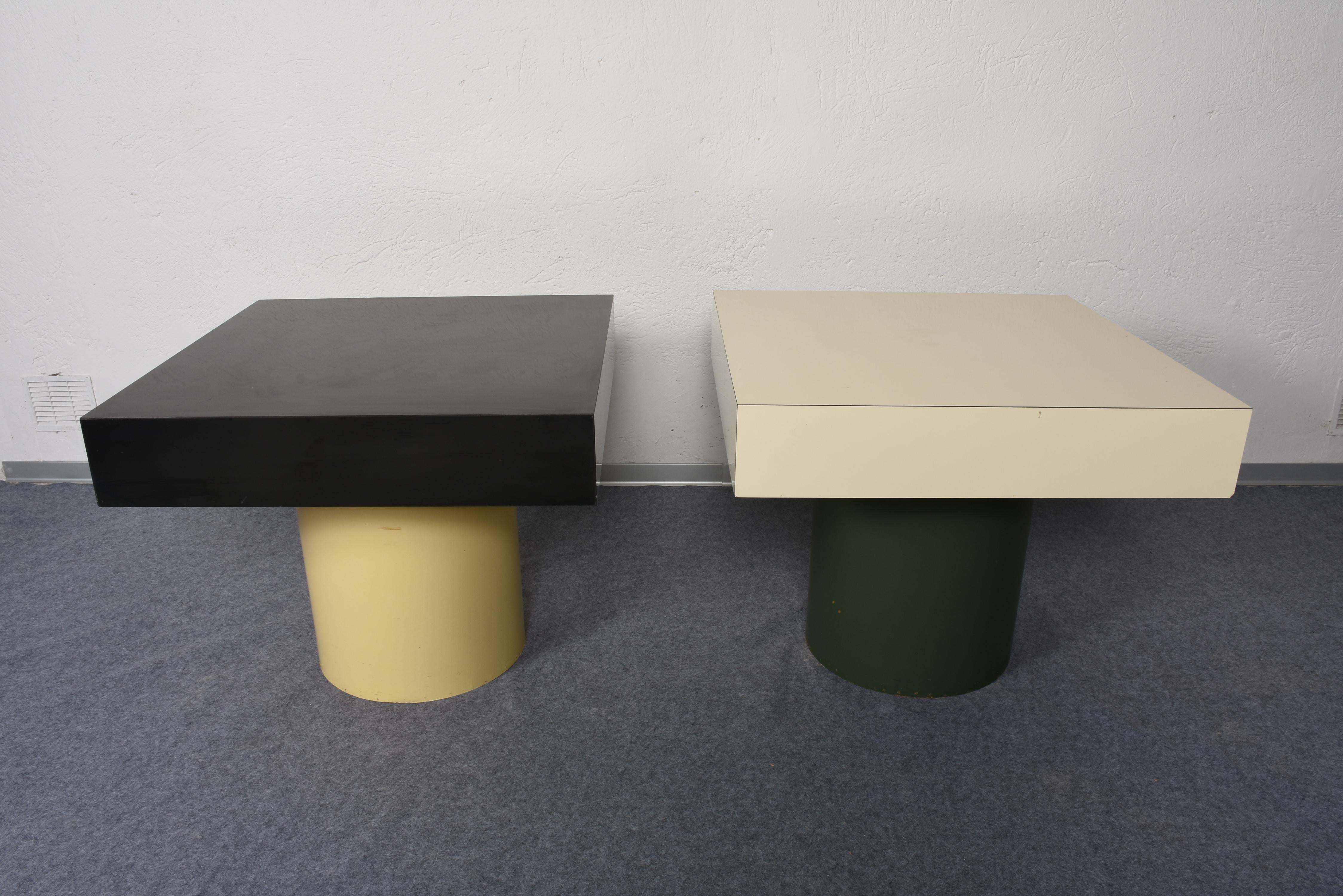 Pair of Side Tables in Black and White Formica, Round Base, 1970s Italy Laminate 13