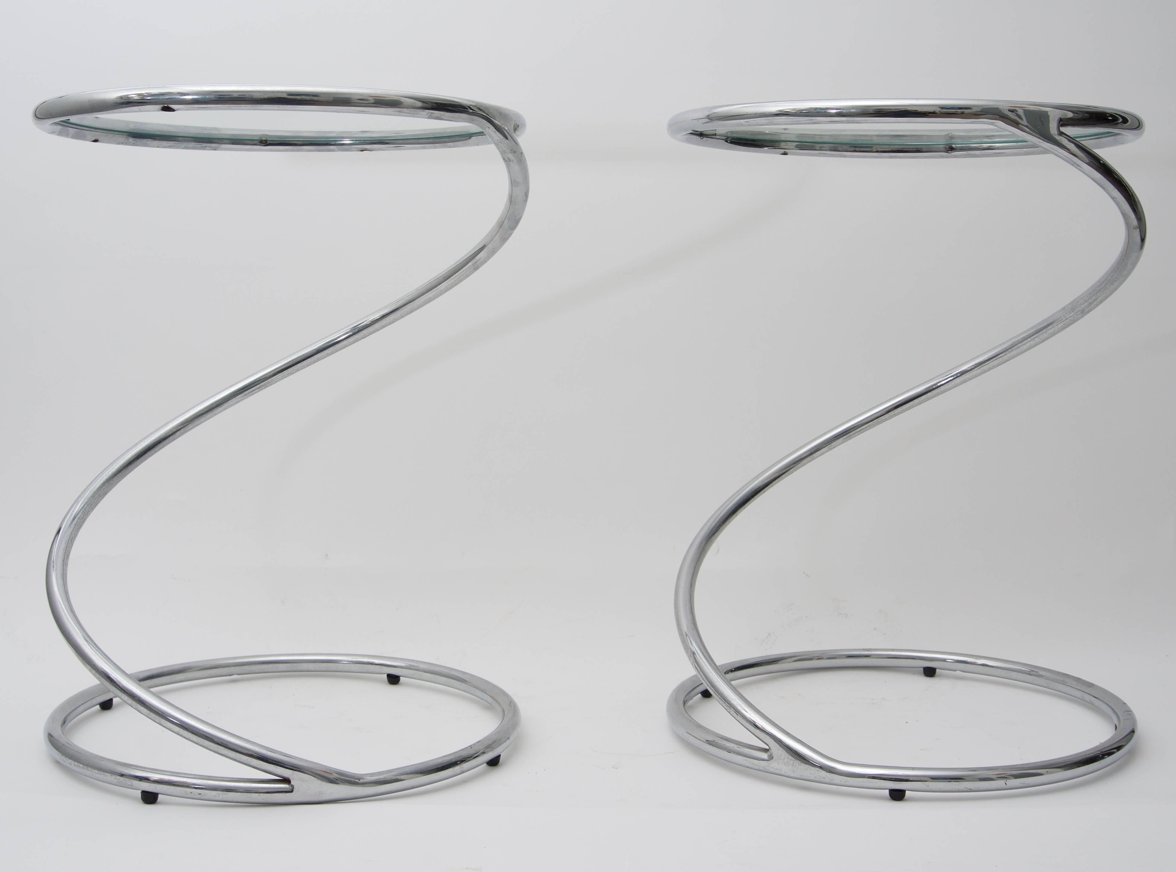 This stylish pair of side tables were created by Leon Rosen for Pace Furniture and date to the 1970s.