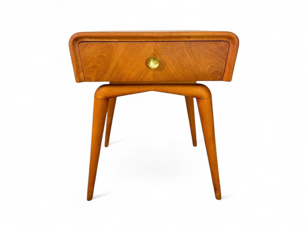 Mid-Century moderno Pair of Side Tables in Hardwood & Brass detail, Giuseppe Scapinelli, c. 1950 in vendita