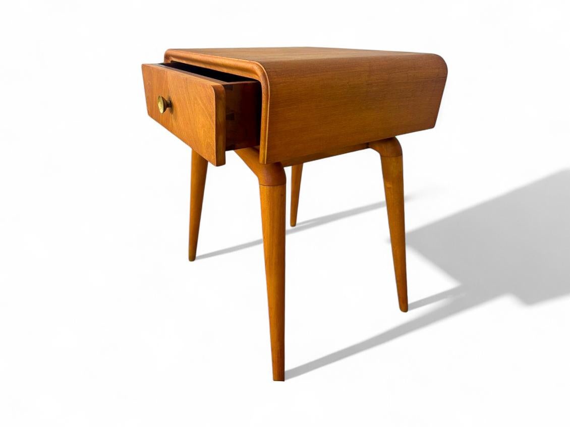 XX secolo Pair of Side Tables in Hardwood & Brass detail, Giuseppe Scapinelli, c. 1950 in vendita