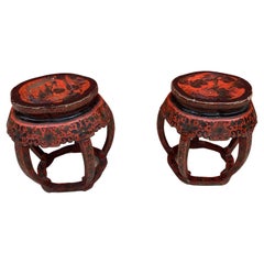 Coppia di tavolini in legno laccato del 1900 circa: un sacco di charme, con molte mancanze