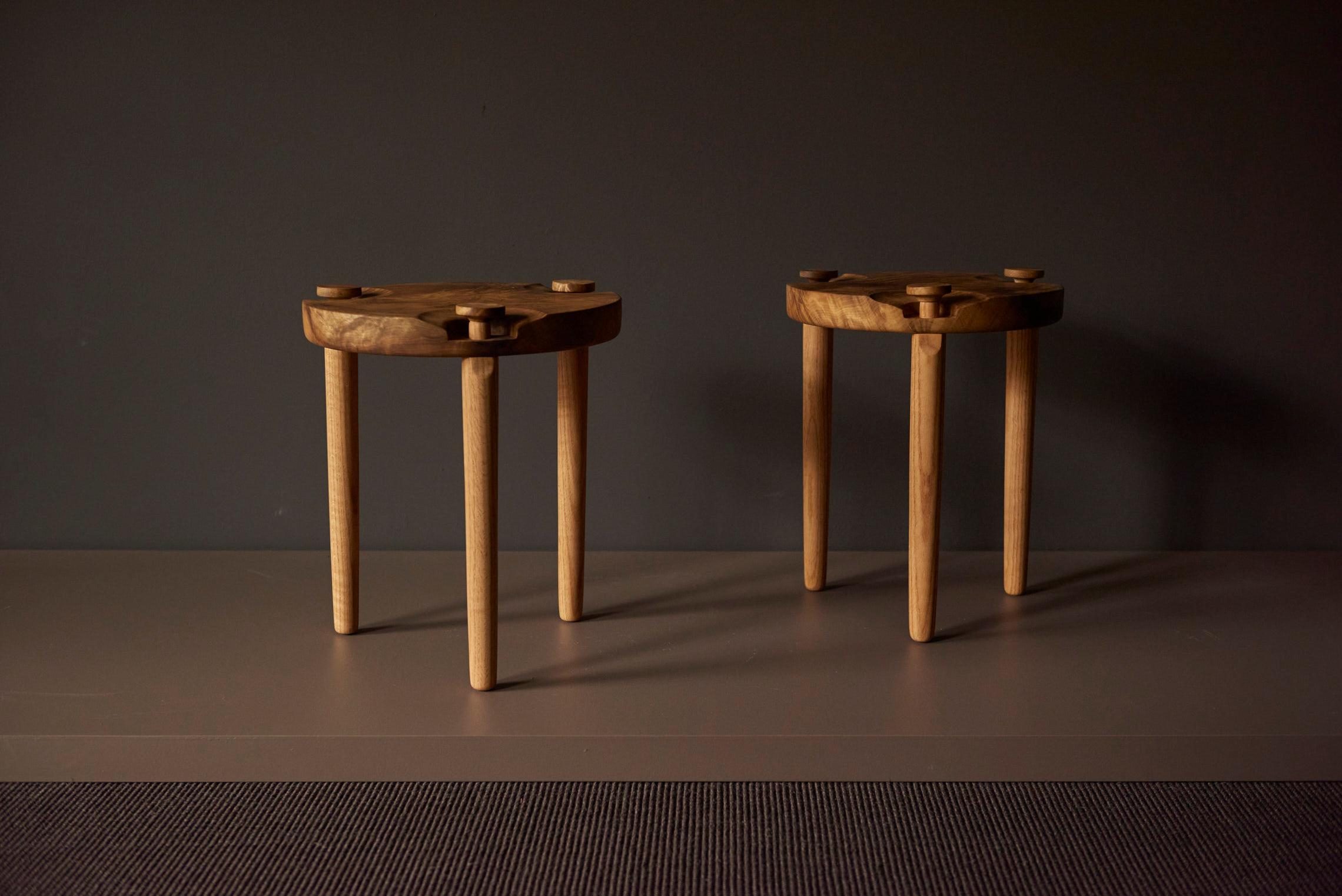 Pair of side tables in white oak burl top and curly red oak legs by Michael Rozell made in USA, 2020. Signed!