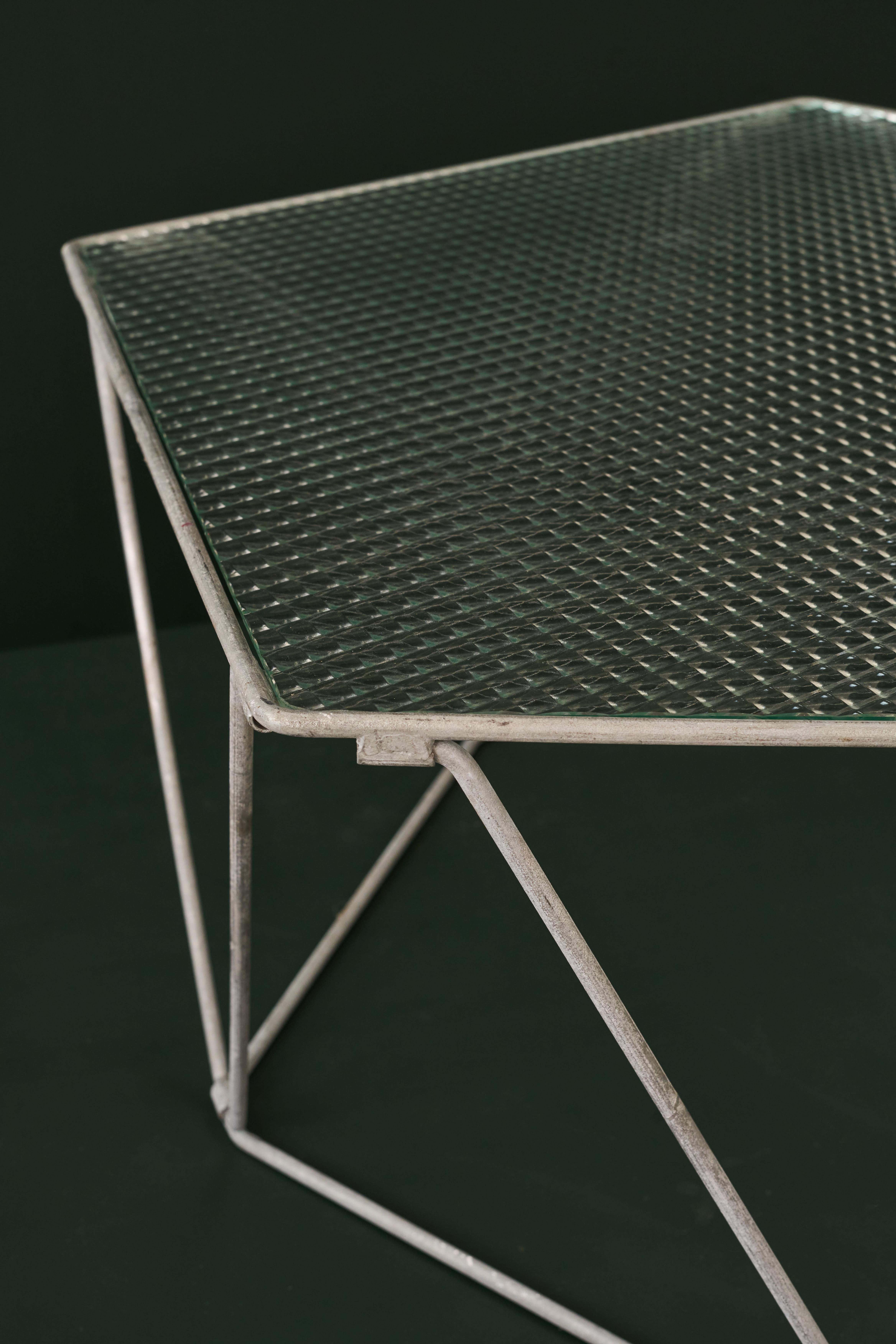 Jean-Paul Barray and Kim Moltzer, renowned French furniture designers, are particularly noted for their
collaboration on the «Penta Chair.»
Barray was a versatile designer, painter, sculptor, artist, and engineering consultant. He studied at