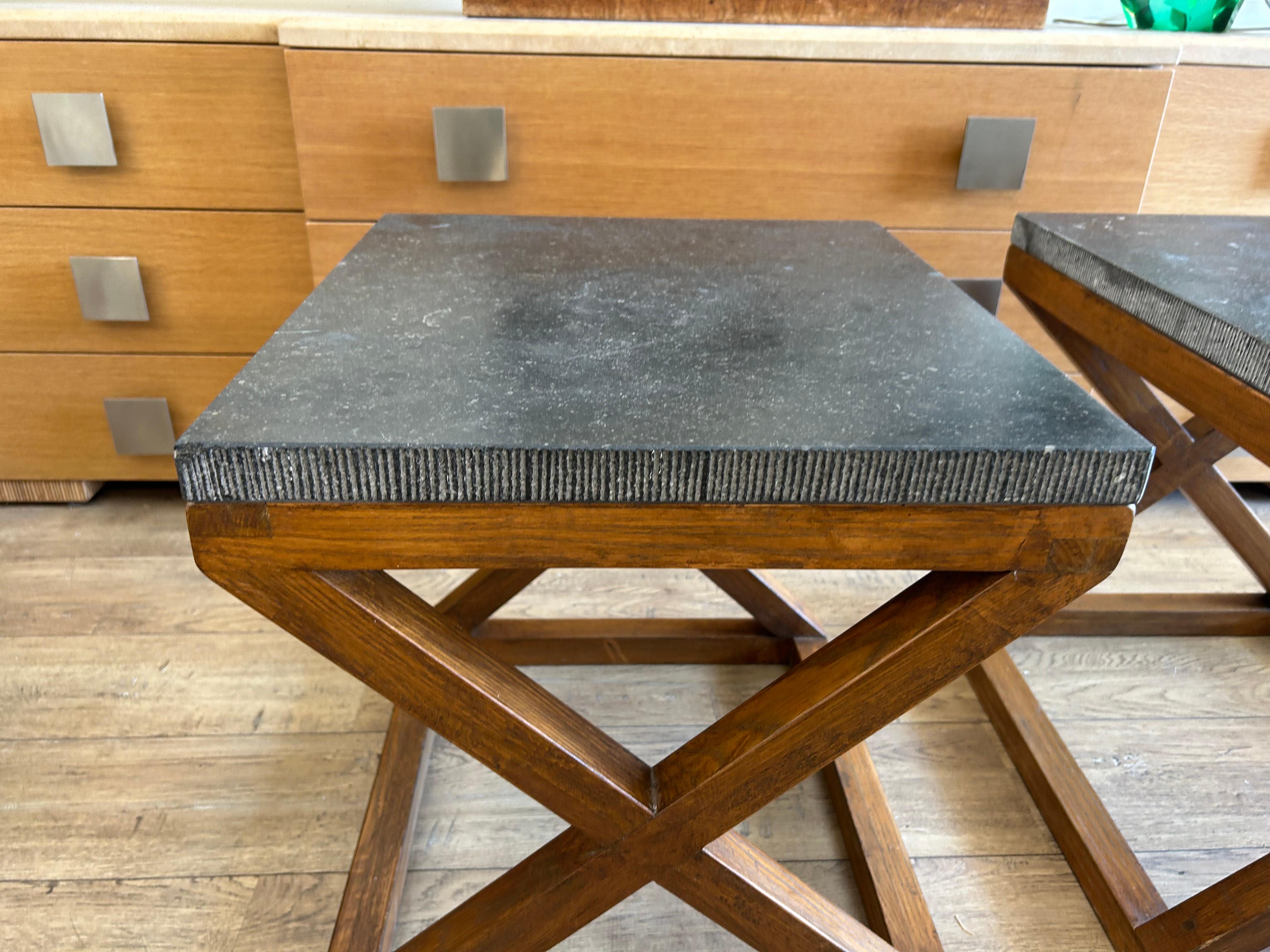 Paire de tables d'appoint, plateau en marbre, 20e siècle en vente 11