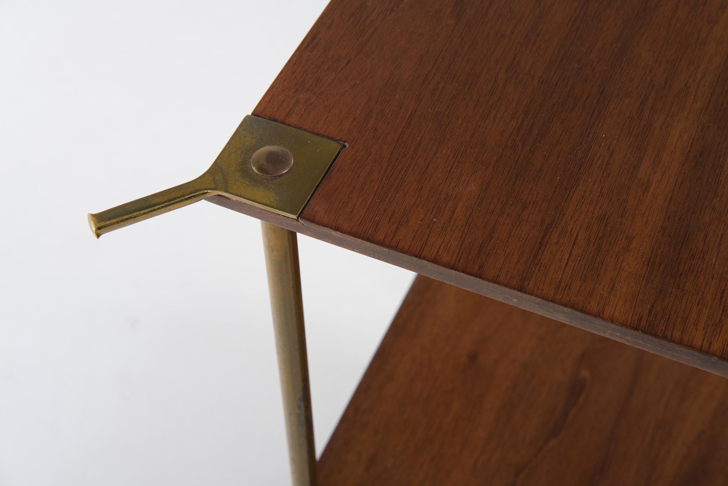 Pair of Side Tables Model T9 in wood and brass by Luigi Caccia Dominioni, 1950s In Good Condition In Milan, IT