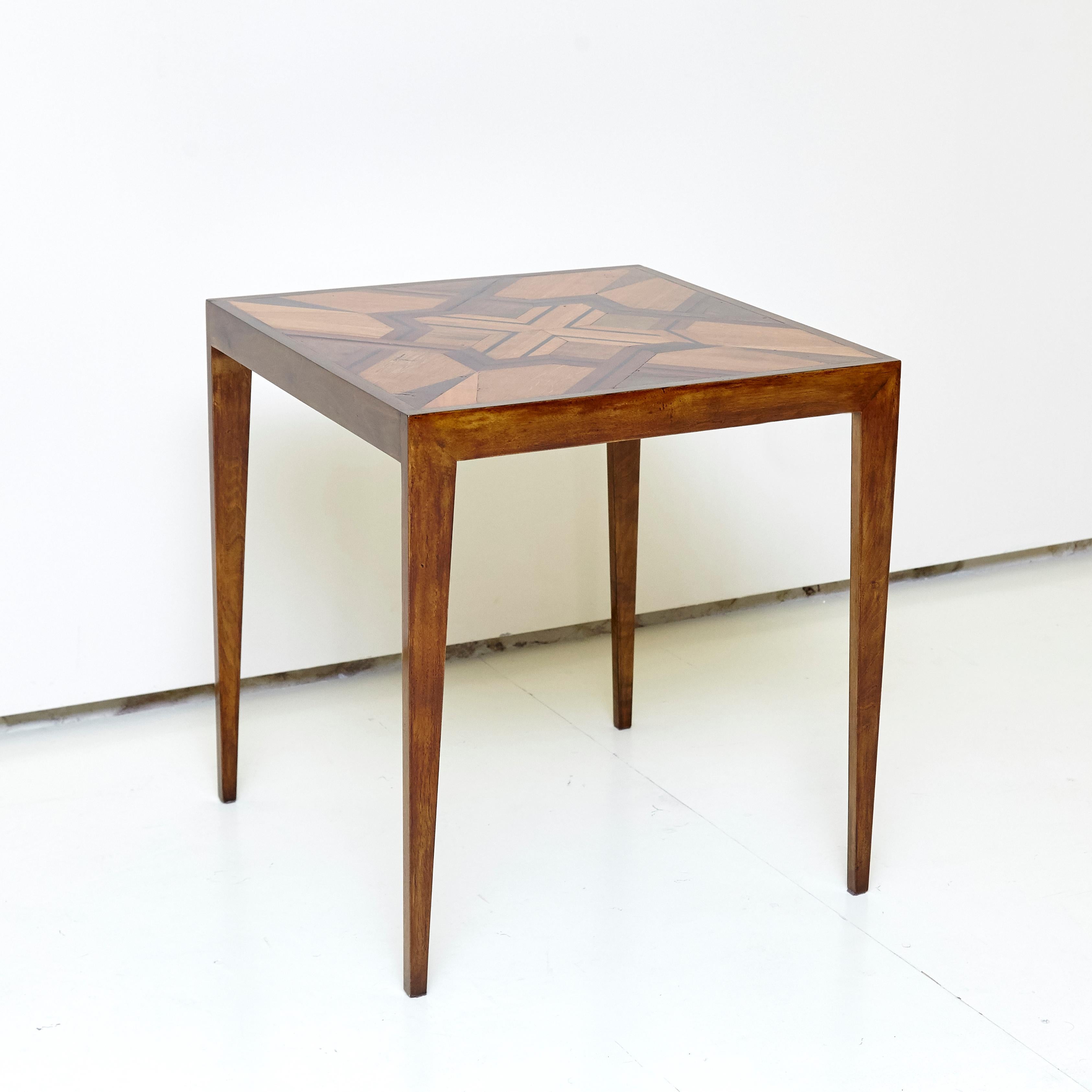 Pair of Side Tables of Various Noble Woods In Good Condition In Barcelona, Barcelona