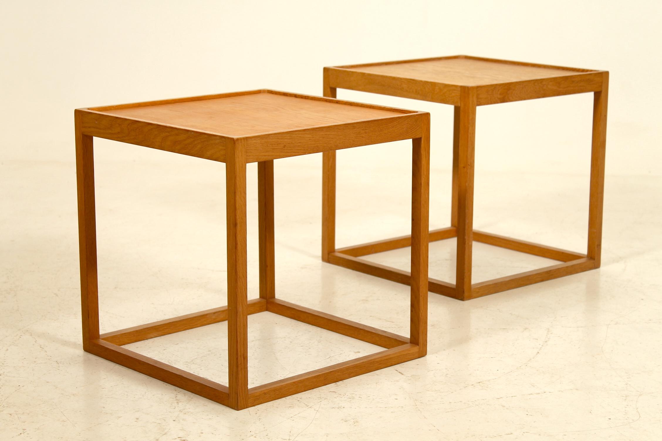 Scandinavian Modern Pair of side tables or bed side tables in oak, designed by Kurt Østervig Denmark For Sale