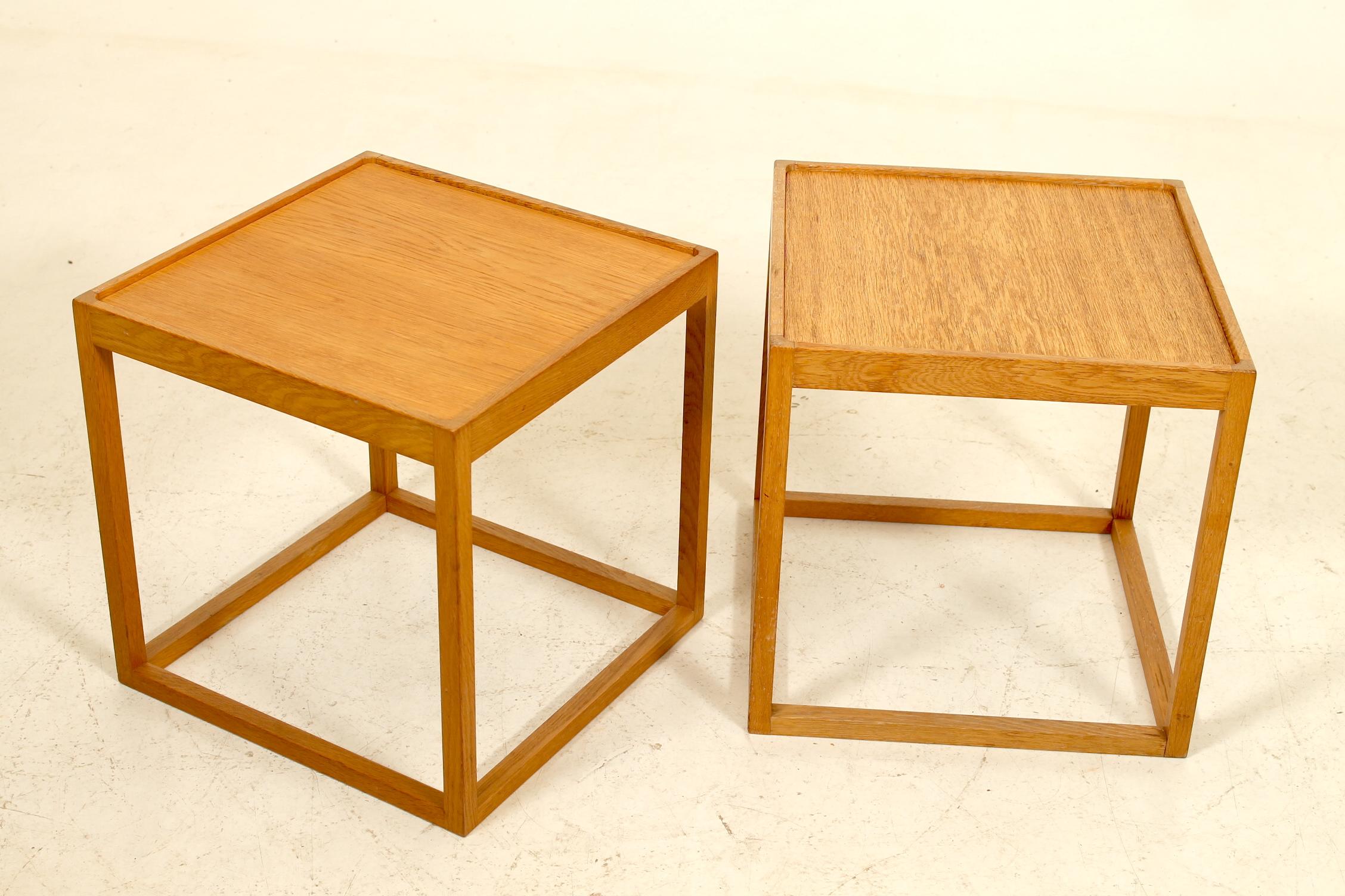 Danish Pair of side tables or bed side tables in oak, designed by Kurt Østervig Denmark For Sale